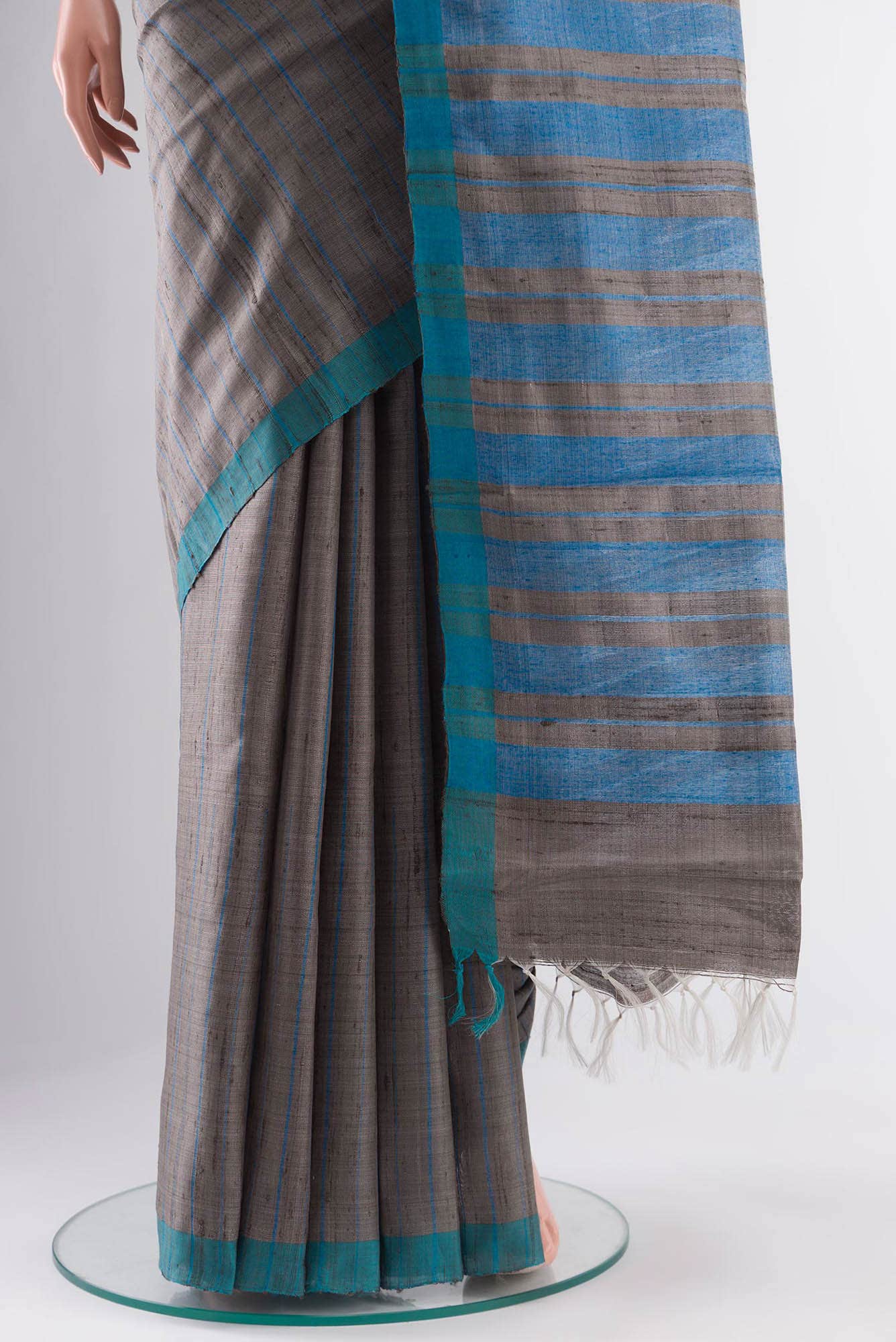 Amisha-Grey Bhagalpuri Tussar Silk Saree - Image 9