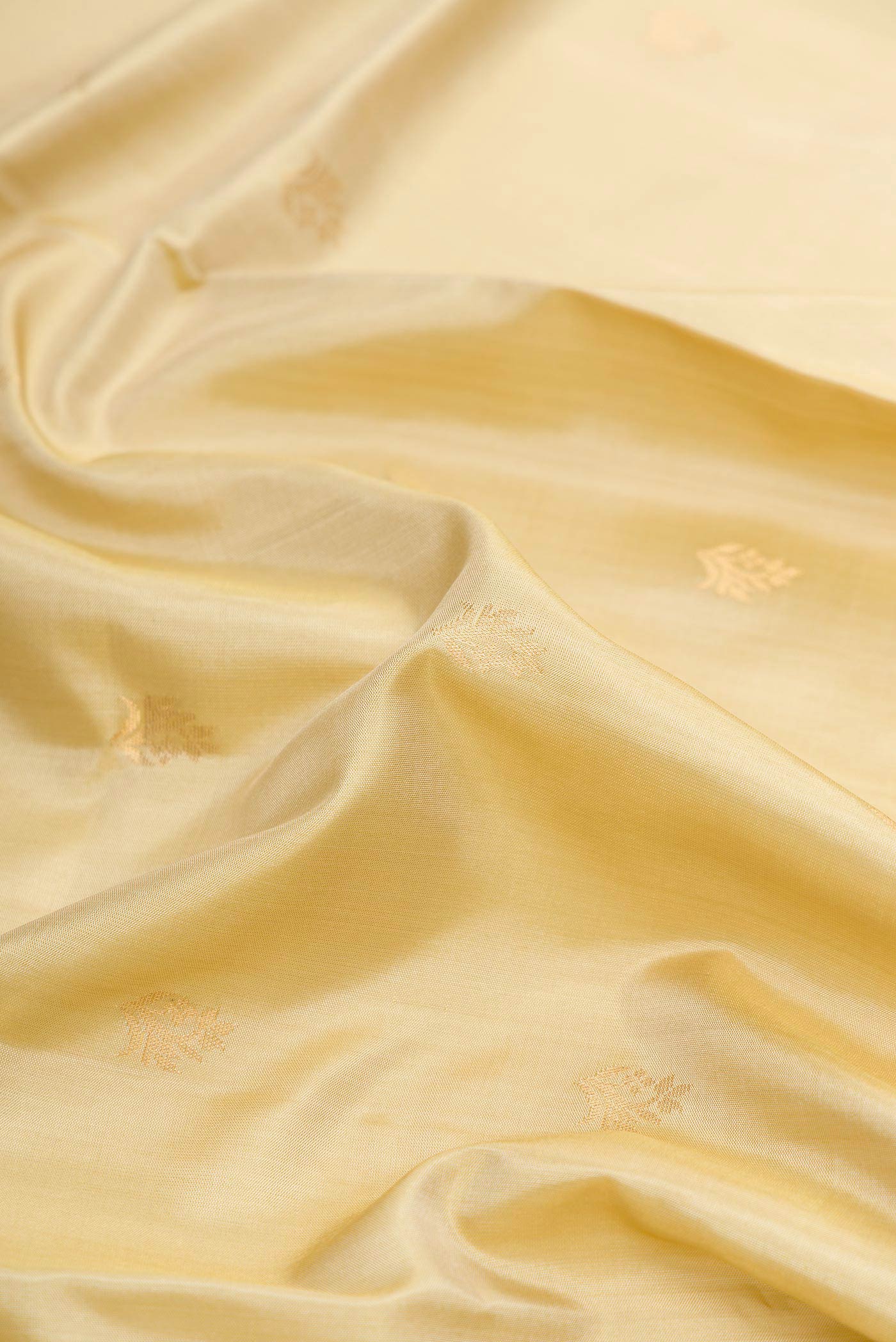Beige Dual Tone Soft Silk Saree - Image 2