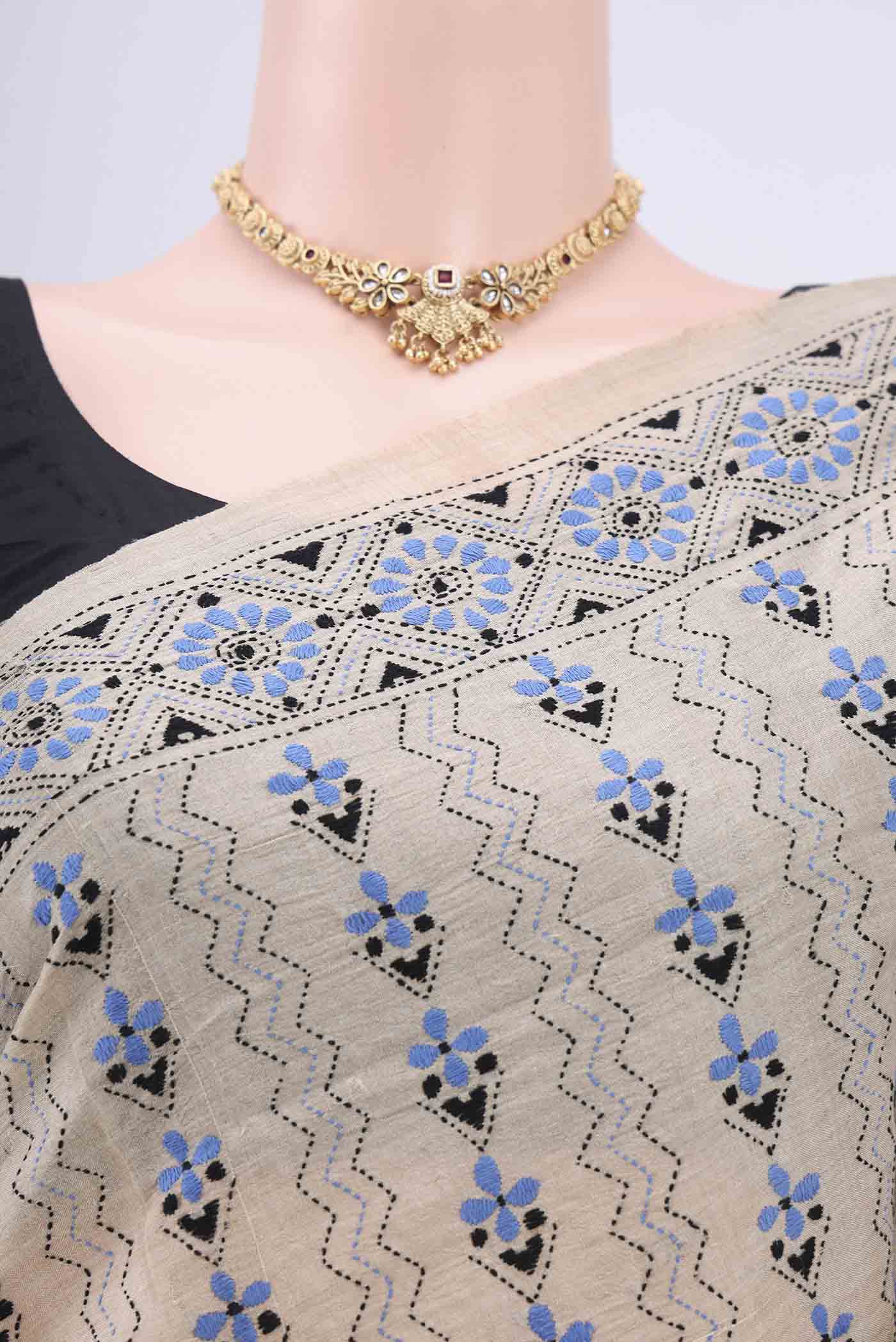 Beige Tussar Silk Saree - Image 2