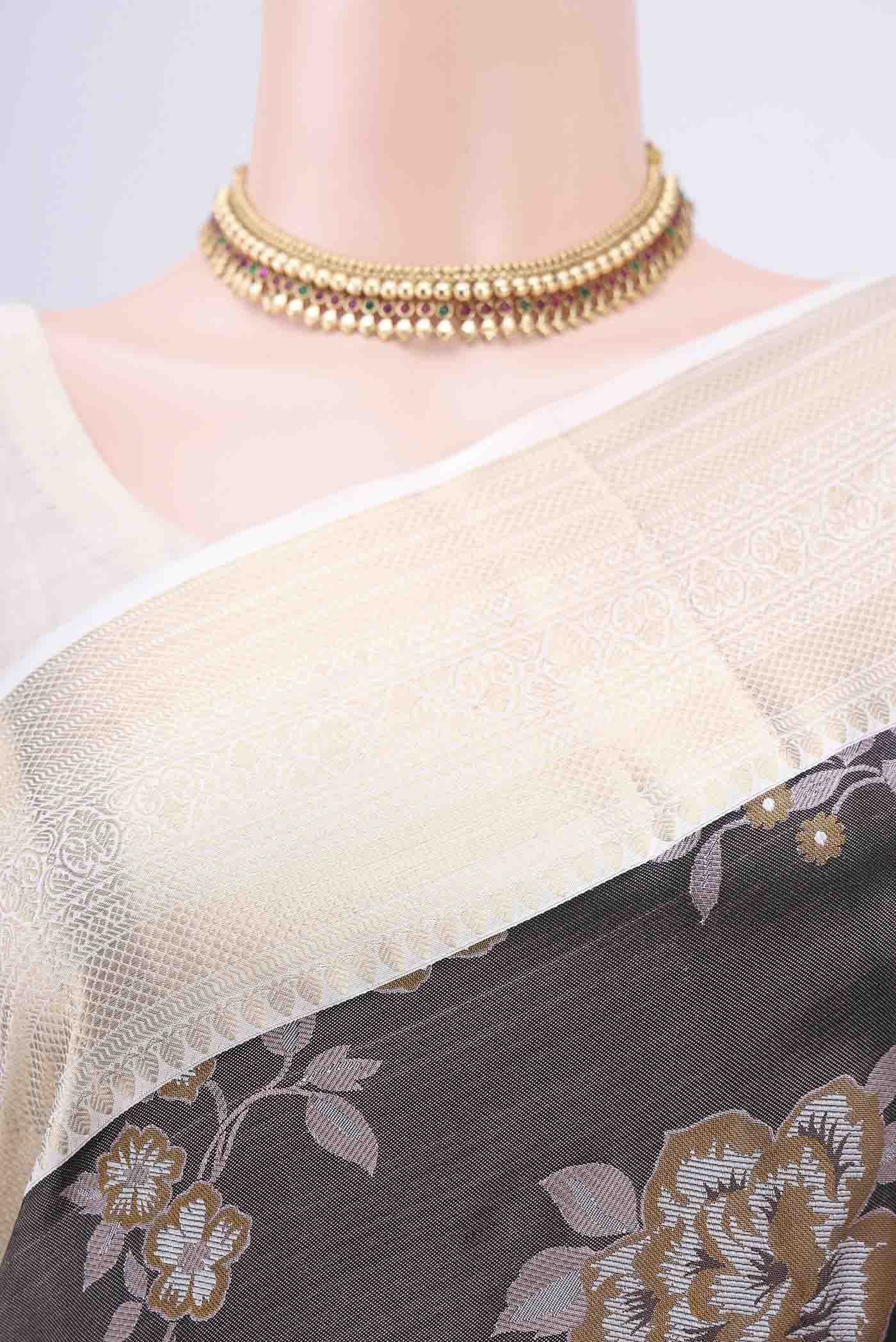 Black Bangalore Silk Saree - Image 2