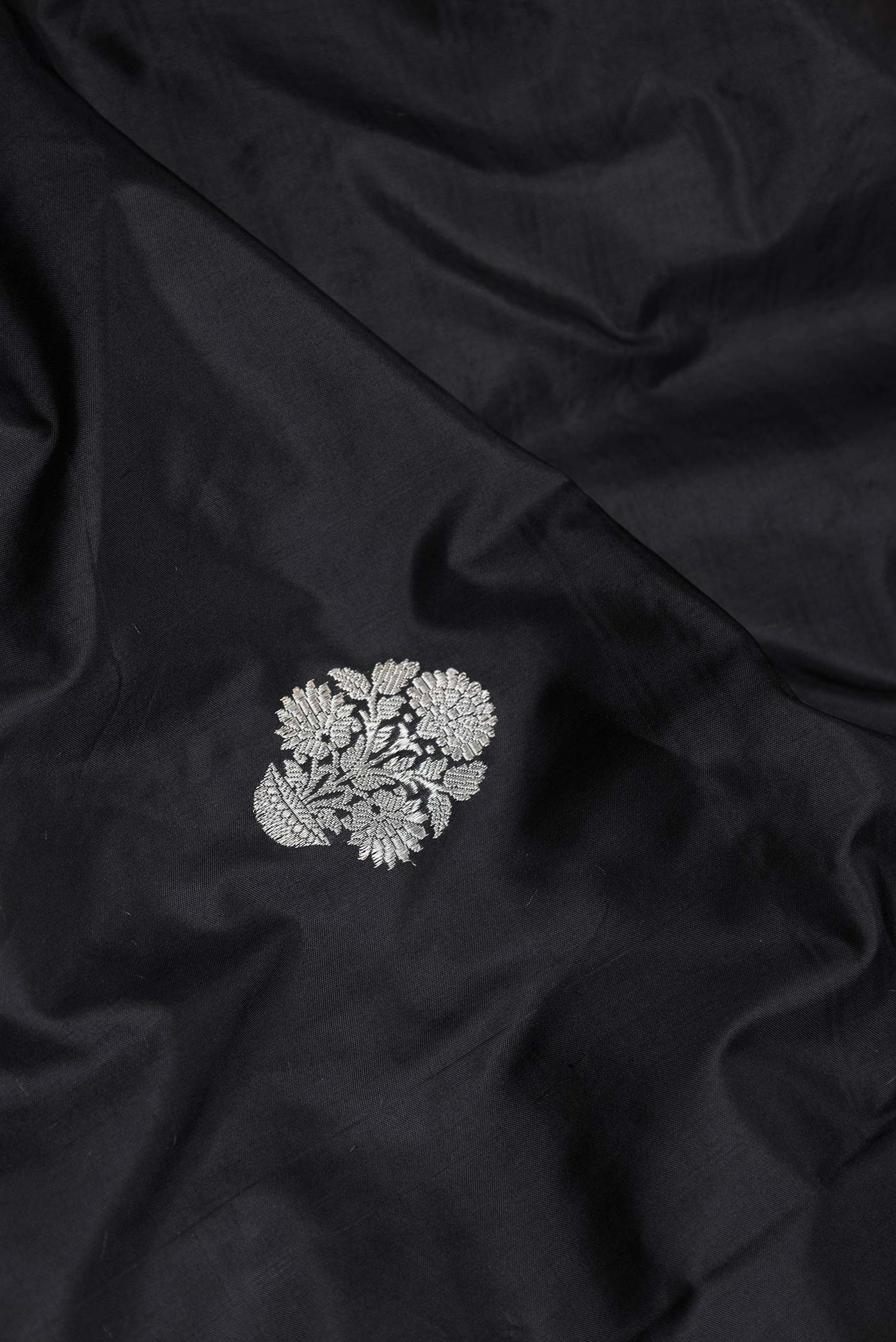 Black Dual Tone Banarasi Saree - Image 2