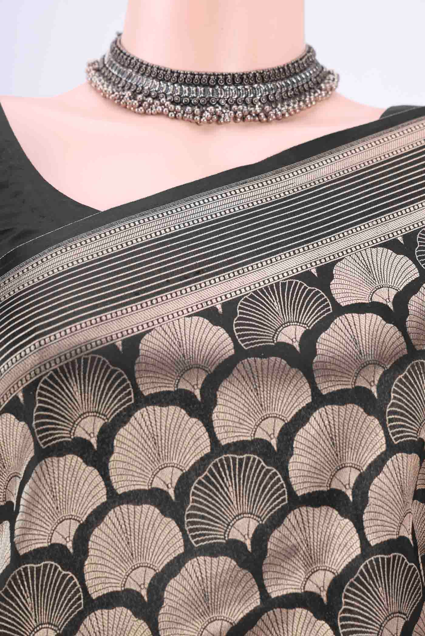 Black Dual Tone Banarasi Silk Saree - Image 2