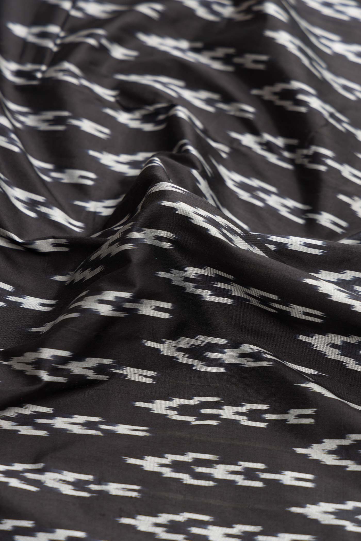 Black Pochampally Silk Saree - Image 2