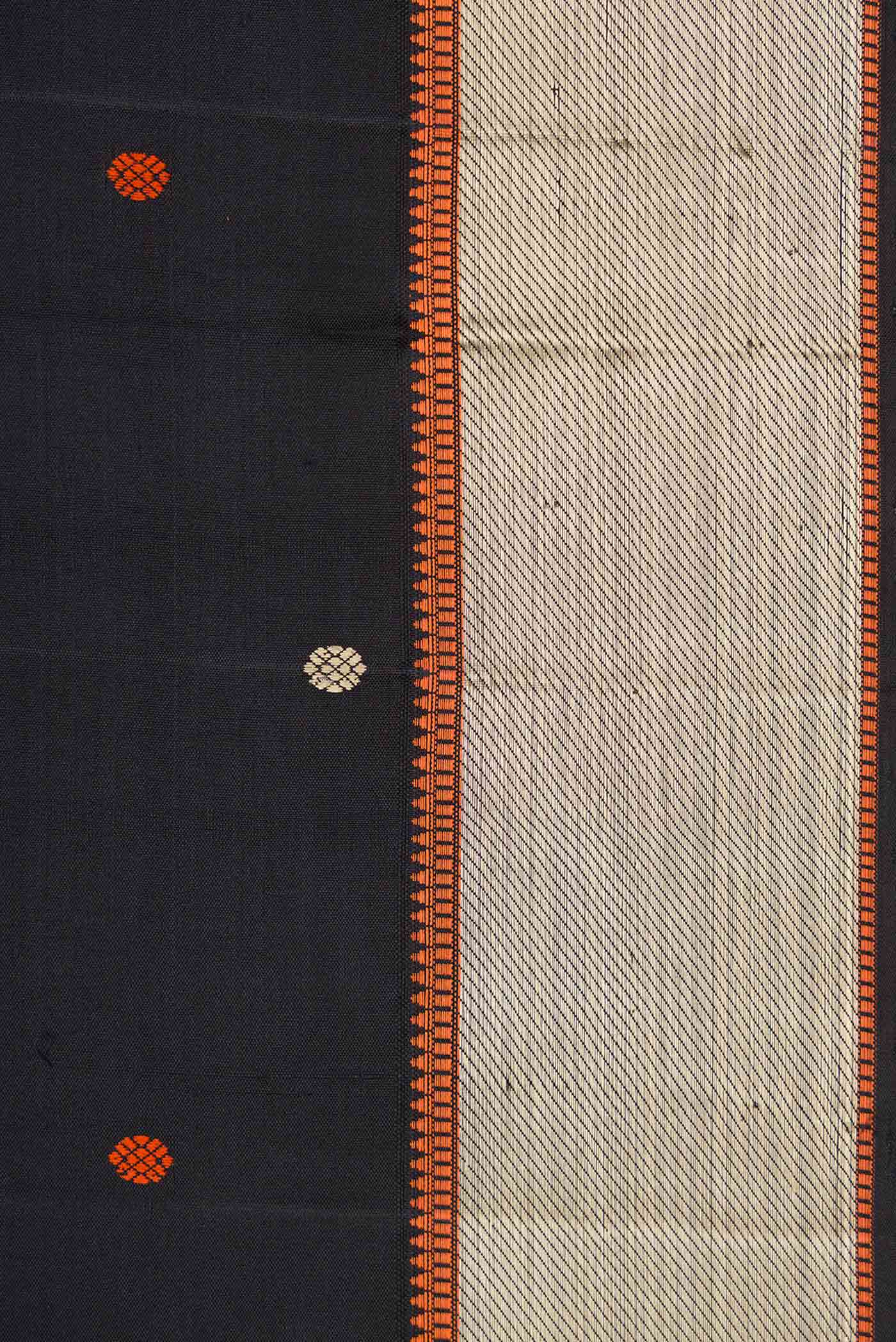Black Dual Tone Kanjivaram Silk Saree - Image 3