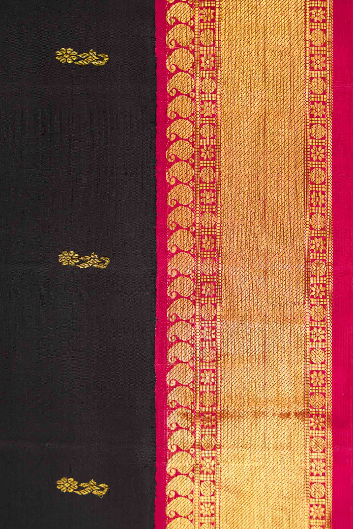 Black Dual Tone Kanjivaram Silk Saree - Image 3
