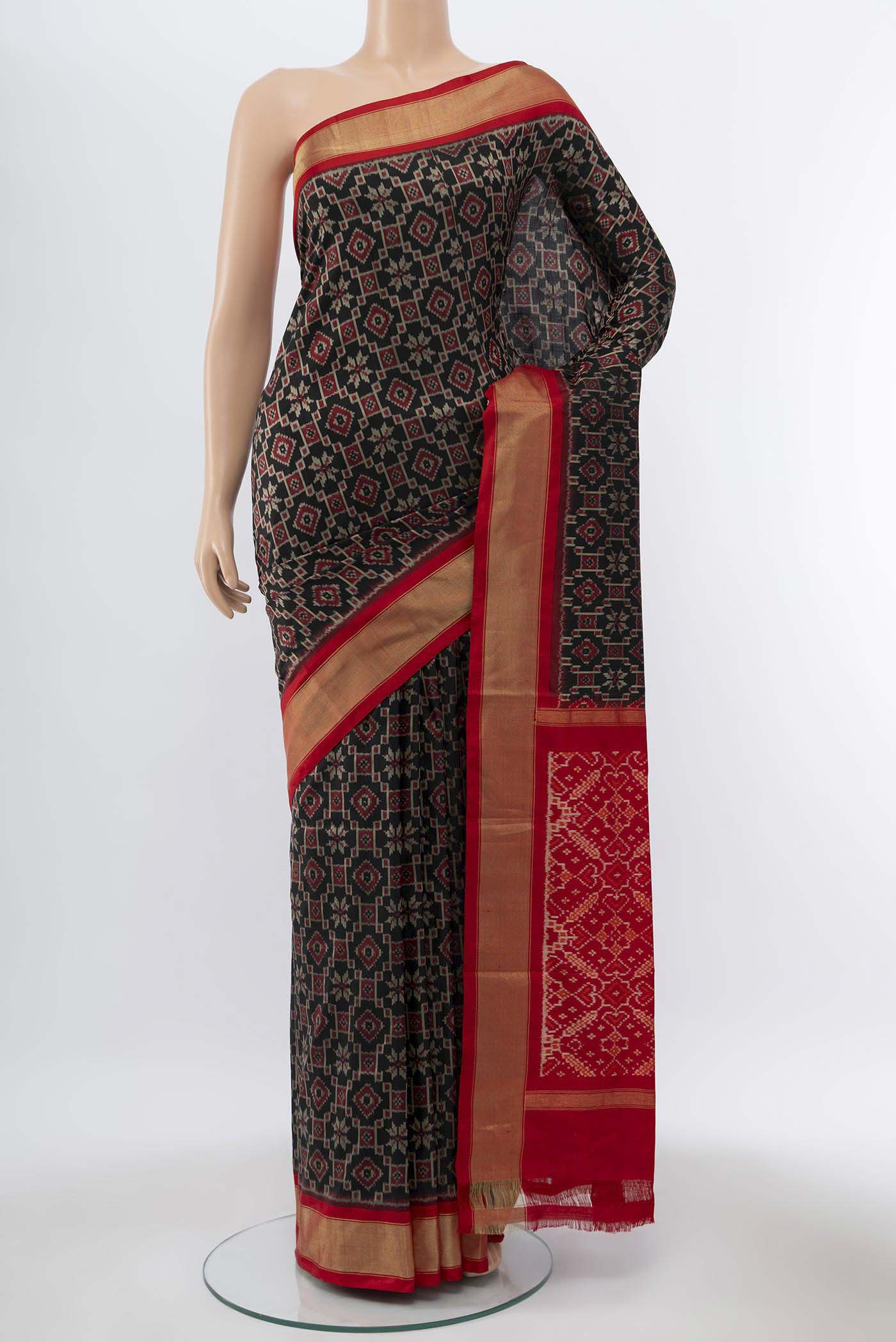 Black Dual Tone Pochampally Silk Saree