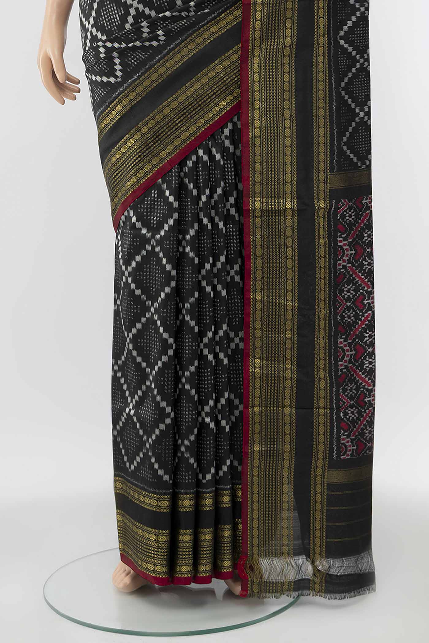 Black Pochampally Silk Saree - Image 3