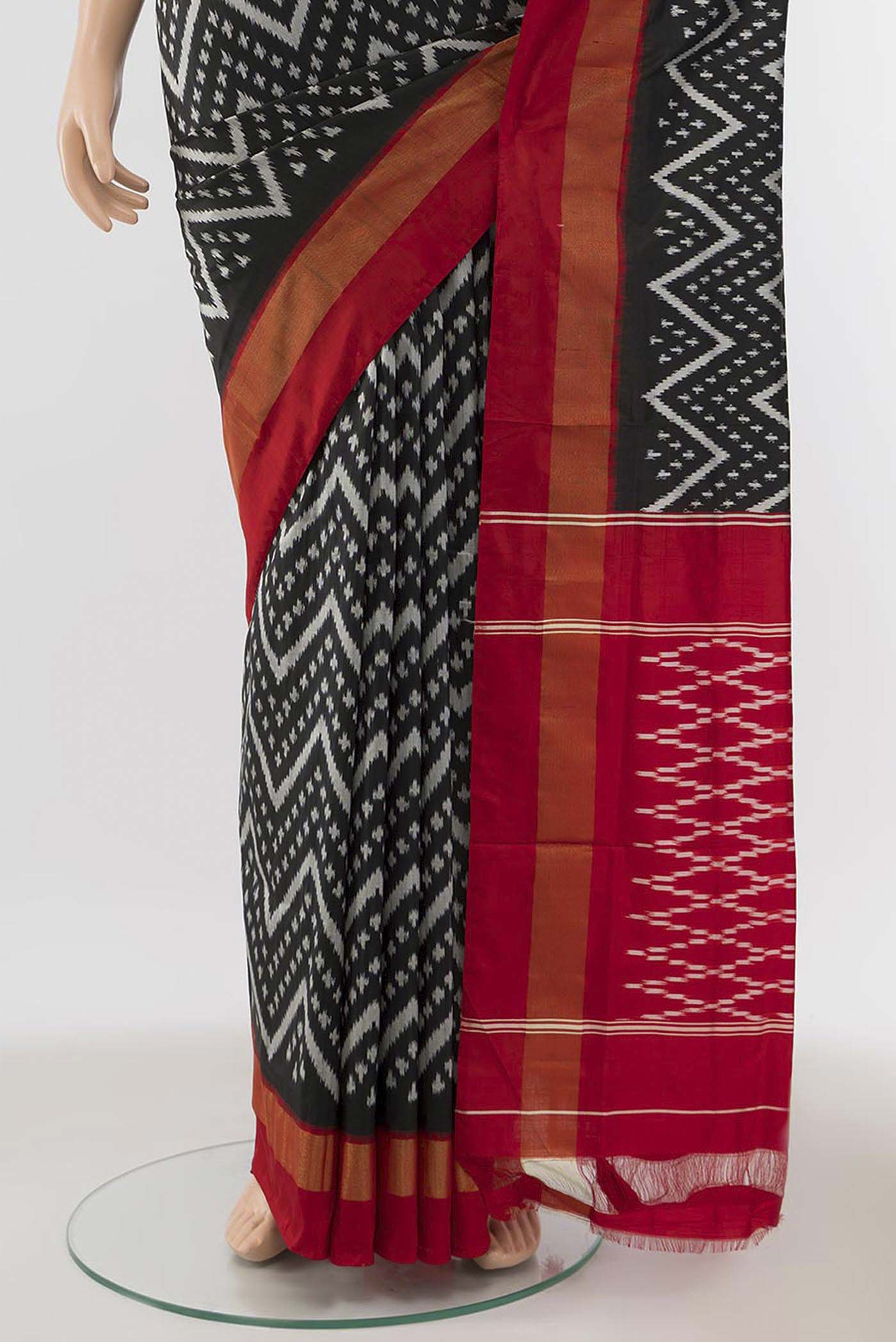 Black Pochampally Silk Saree - Image 3