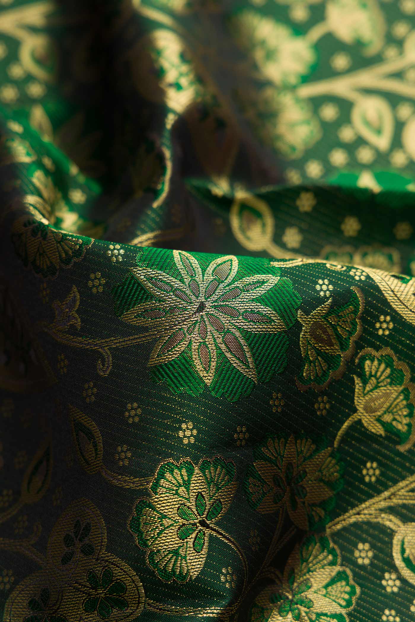 Bottle Green Kanchipuram Silk Saree - Image 2