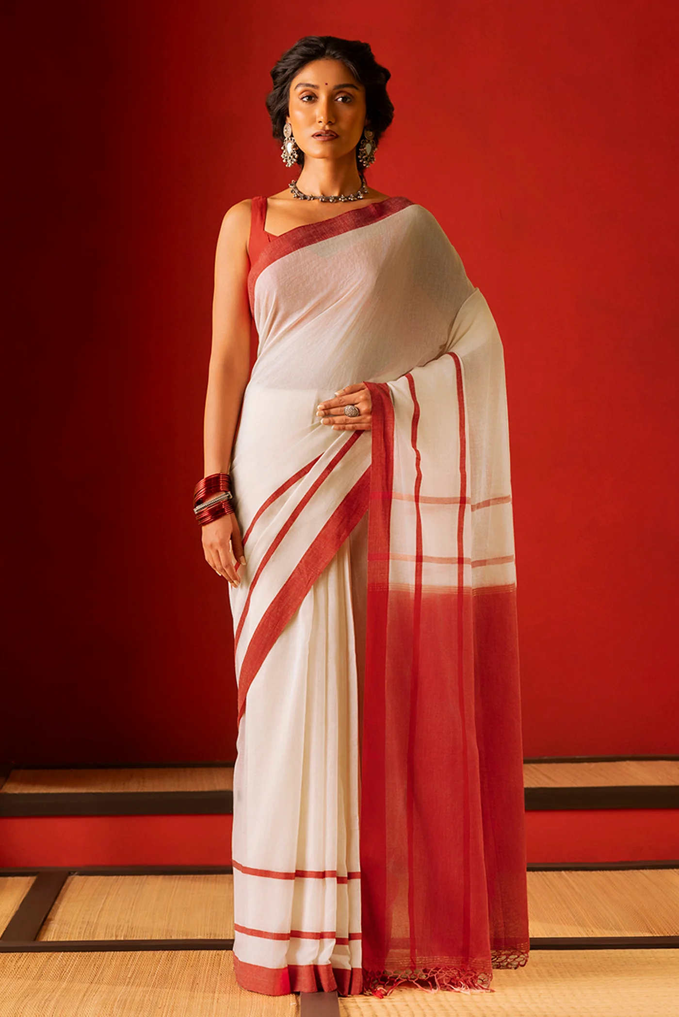 Chhaya-Off White Cotton Saree - Image 2