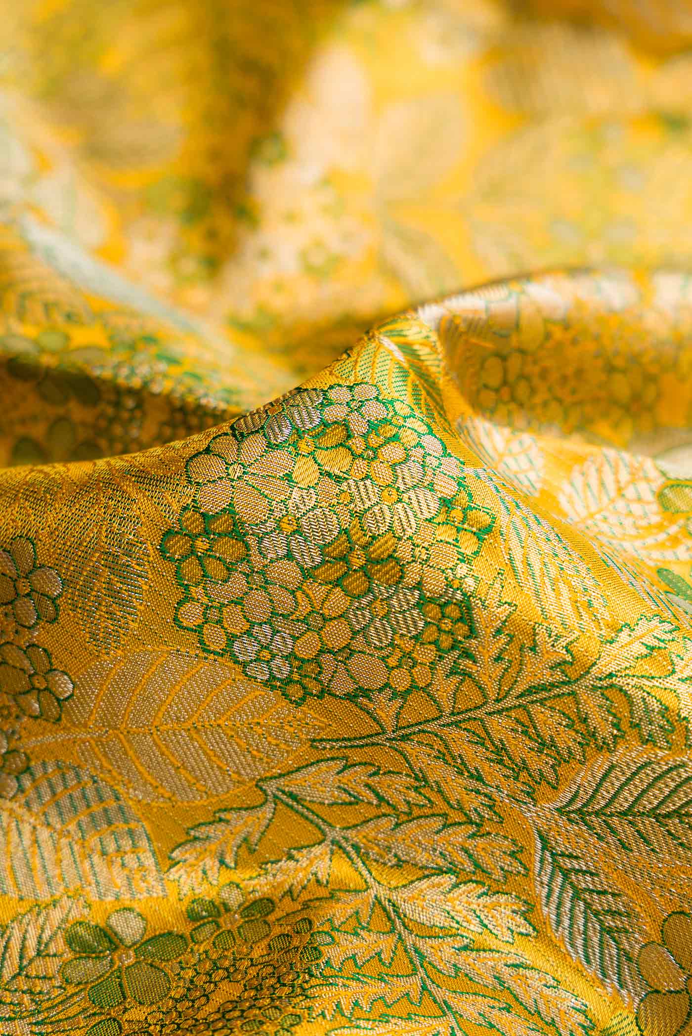 Yellow Dual Tone Kanchipuram Tissue Silk Saree - Image 2