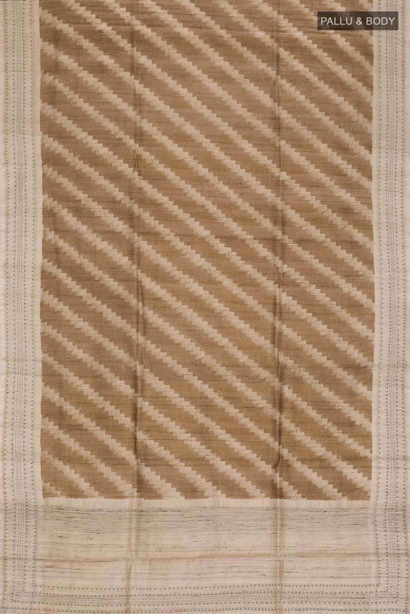 Green Bhagalpuri Tussar Silk Saree - Image 4