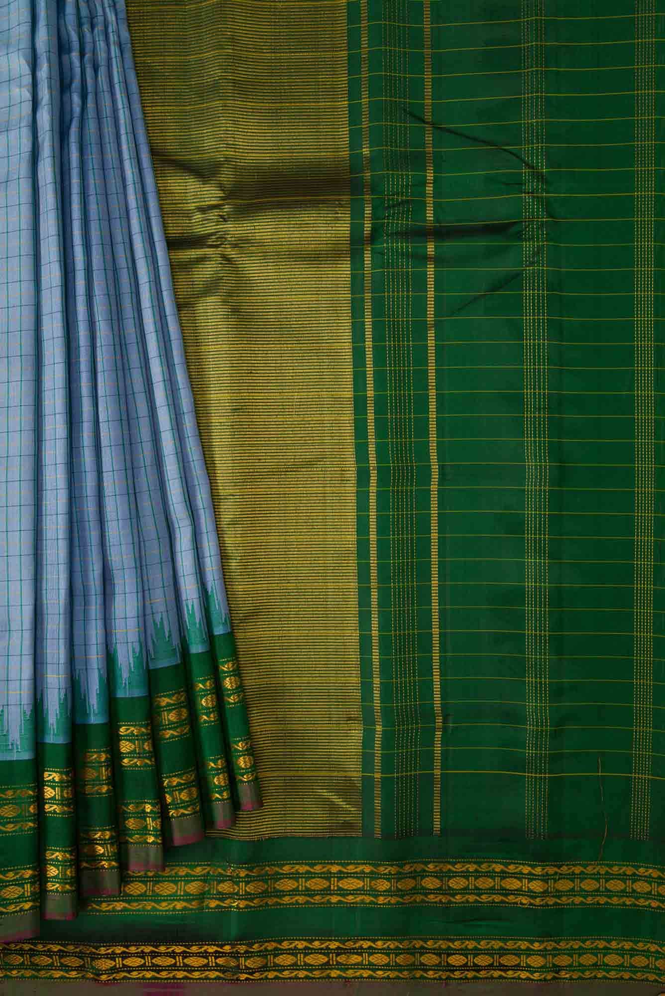 Green Dual Tone Gadwal Silk Saree - Image 2