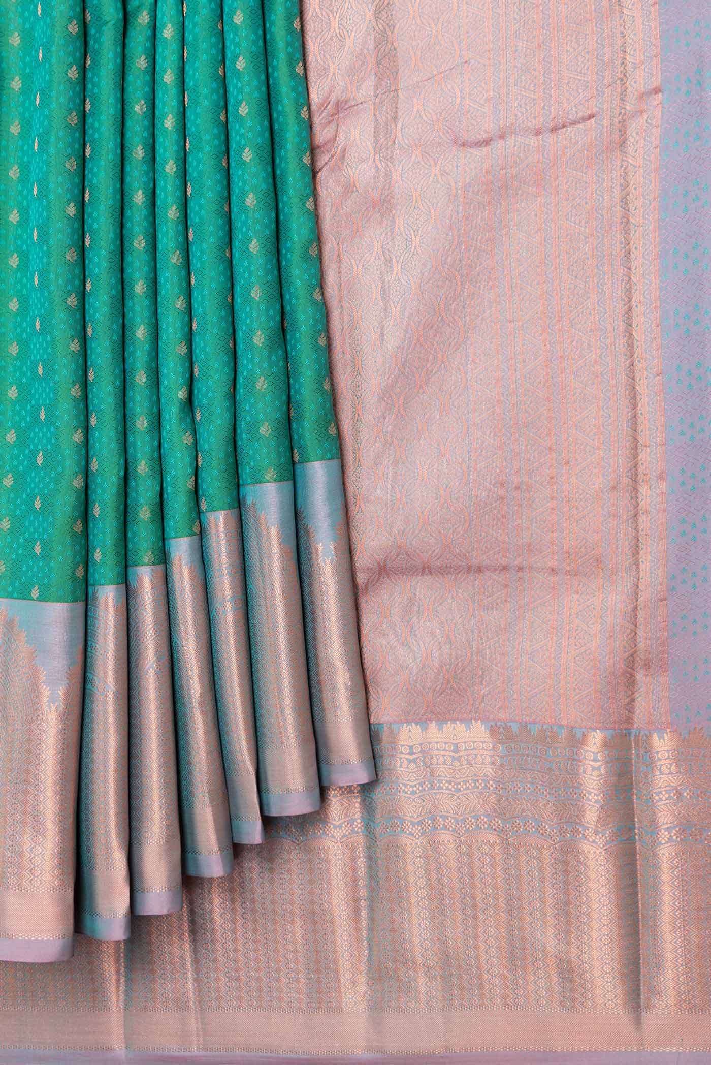 Green Dual Tone Kanchipuram Saree - Image 4