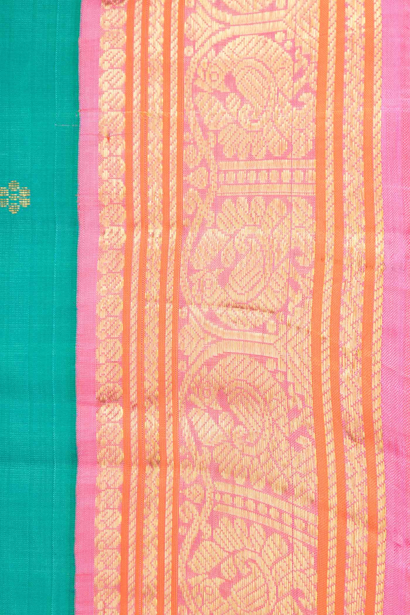 Green Dual Tone Kanjivaram Saree - Image 3