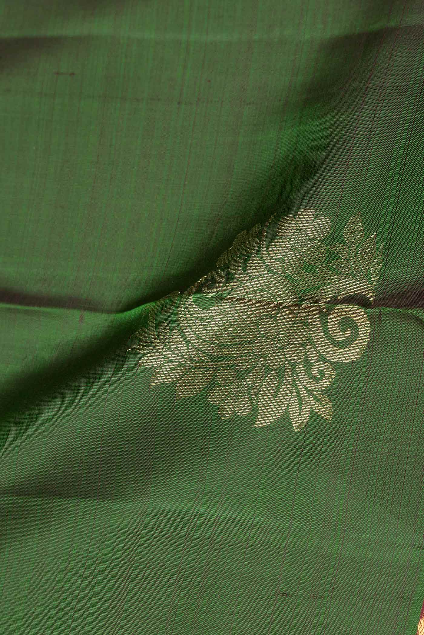 Green Dual Tone Kanchipuram Saree - Image 2