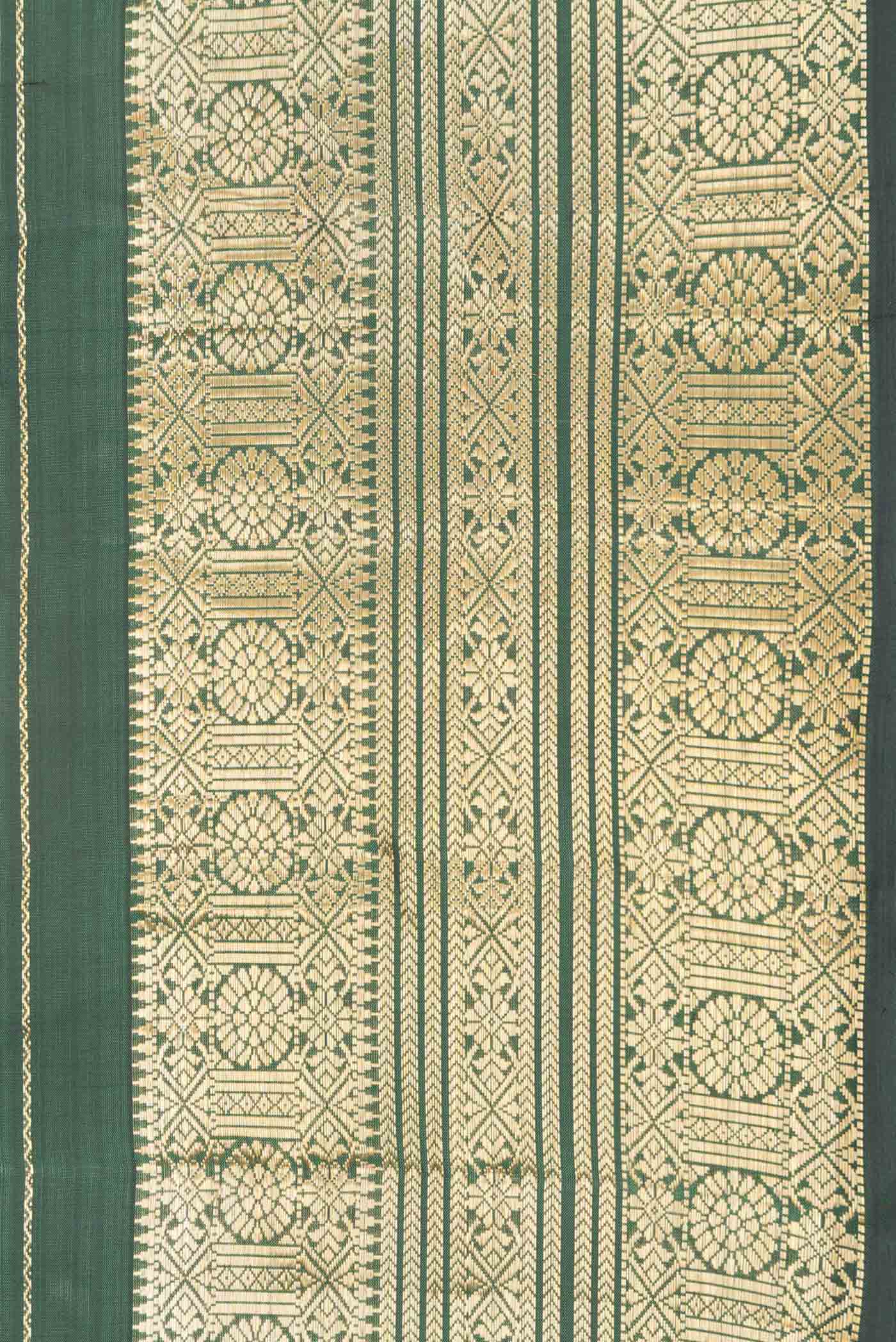 Green Dual Tone Kanjivaram Saree - Image 3