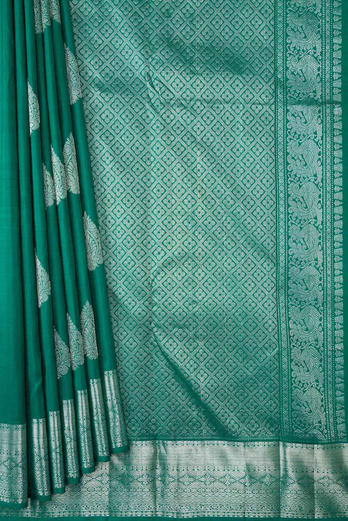 Green Dual Tone Kanjivaram Silk Saree - Image 4