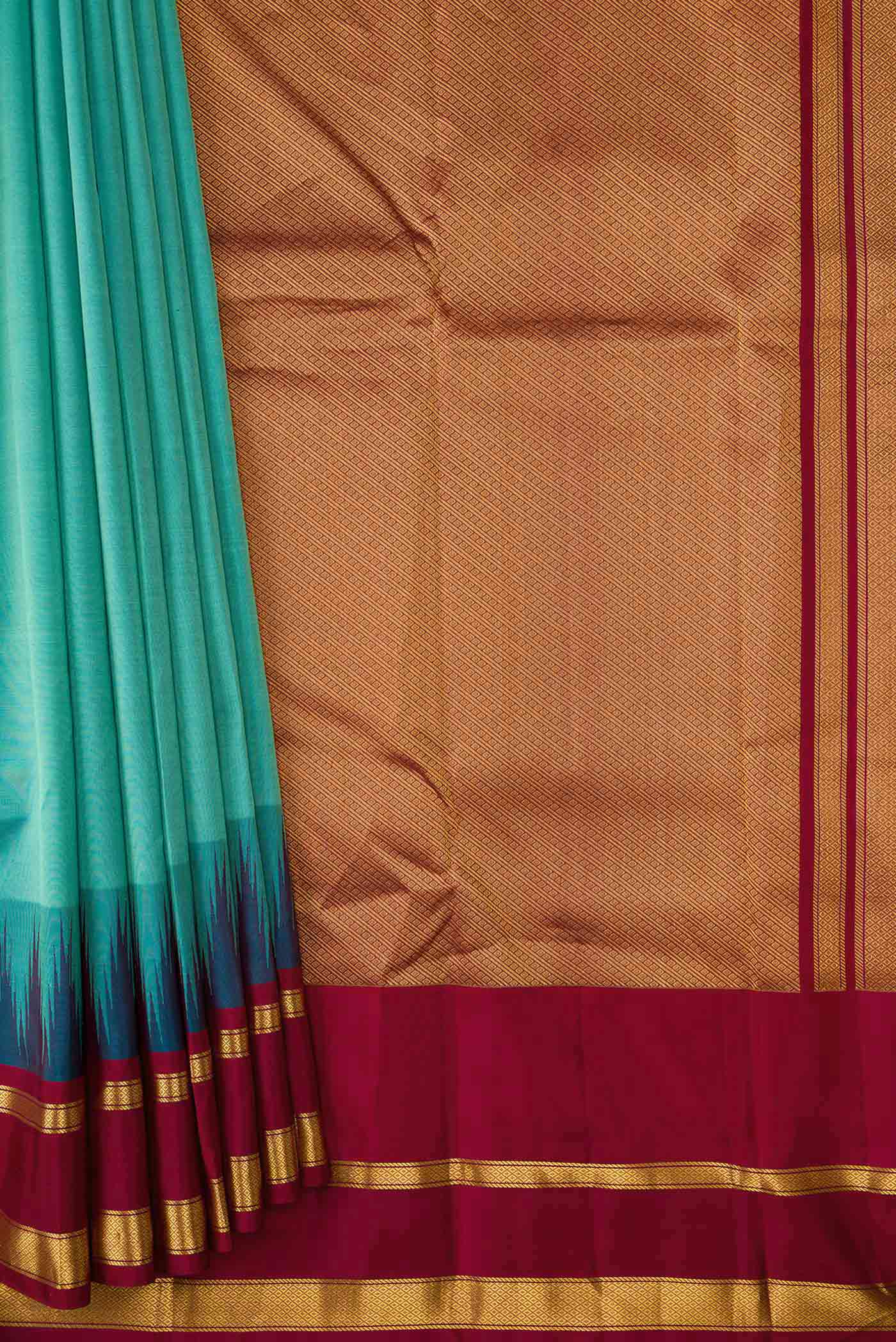 Green Dual Tone Kanchipuram Silk Saree - Image 4