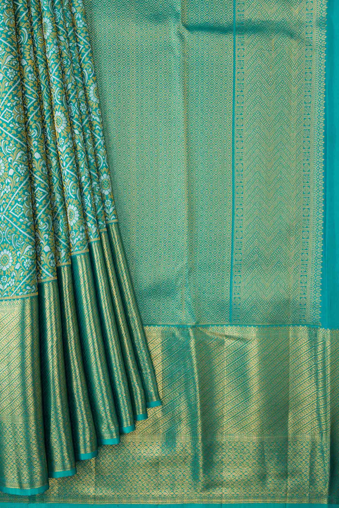 Green Dual Tone Kanchipuram Silk Saree - Image 4