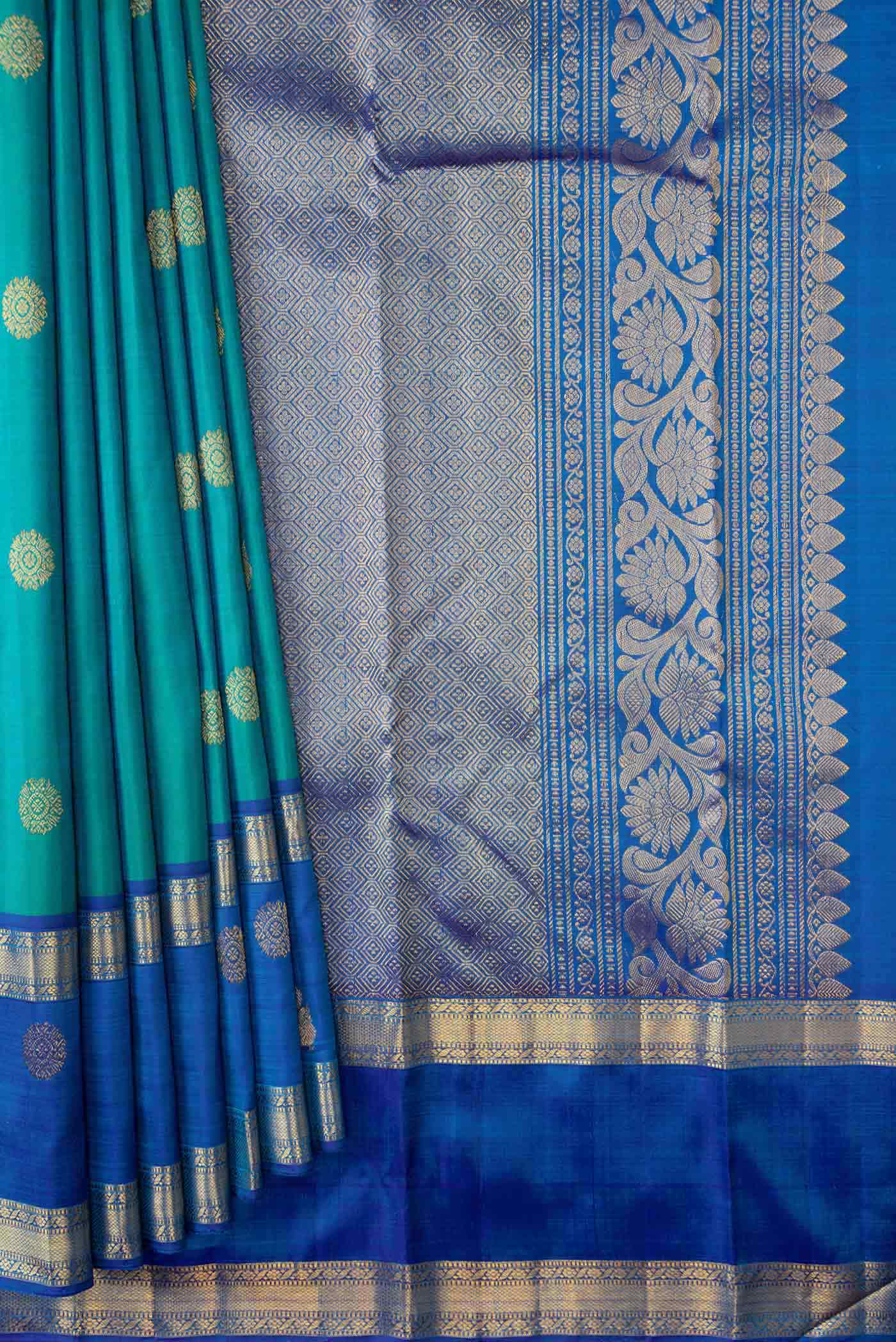 Green Dual Tone Kanjivaram Silk Saree - Image 4