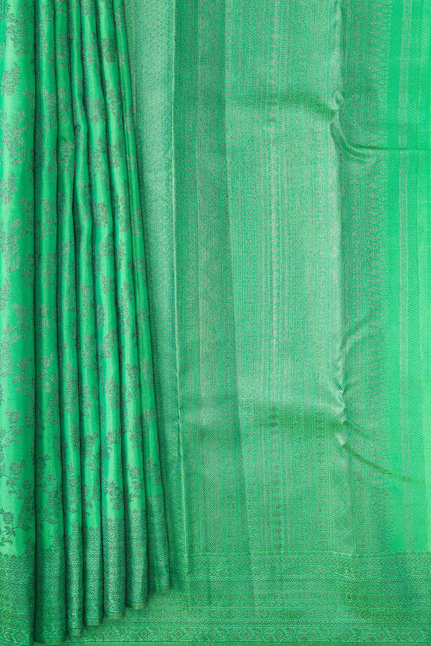 Green Dual Tone Kanjivaram Silk Saree - Image 4