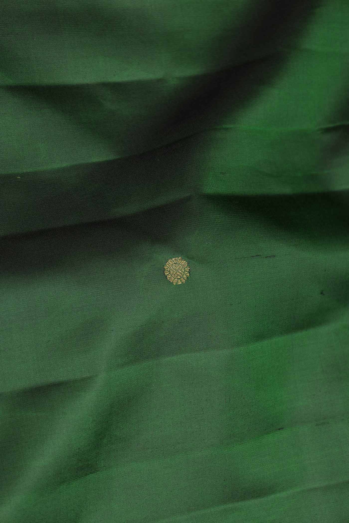 Green Dual Tone Kanjivaram Silk Saree - Image 2
