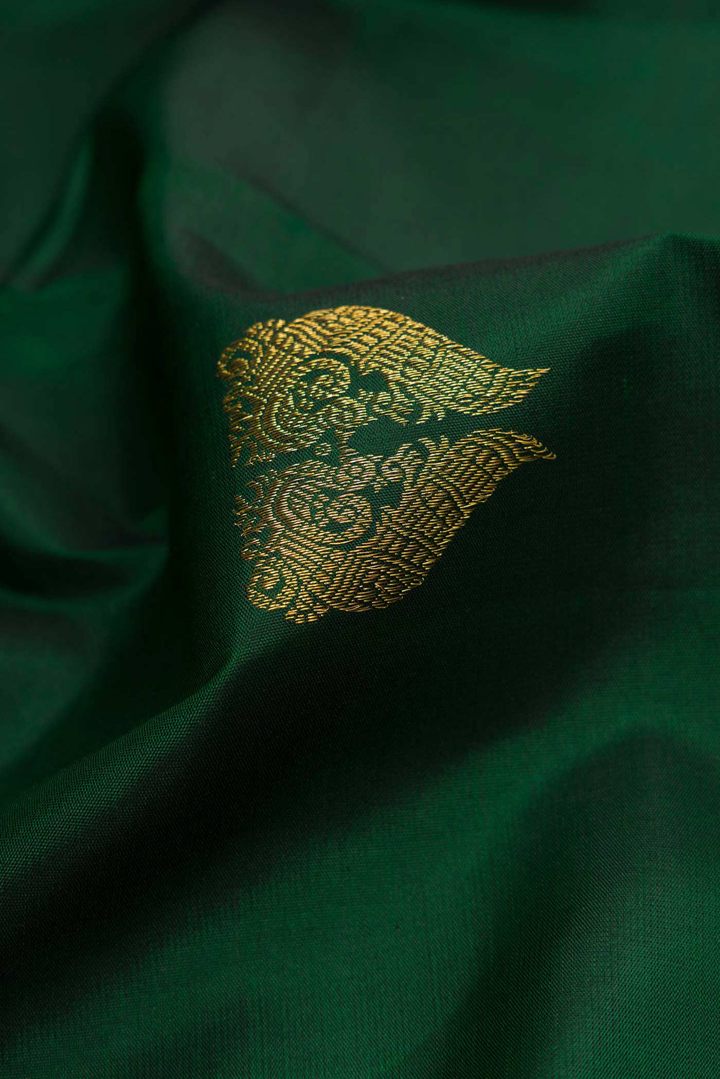 Green Dual Tone Kanjivaram Silk Saree - Image 2