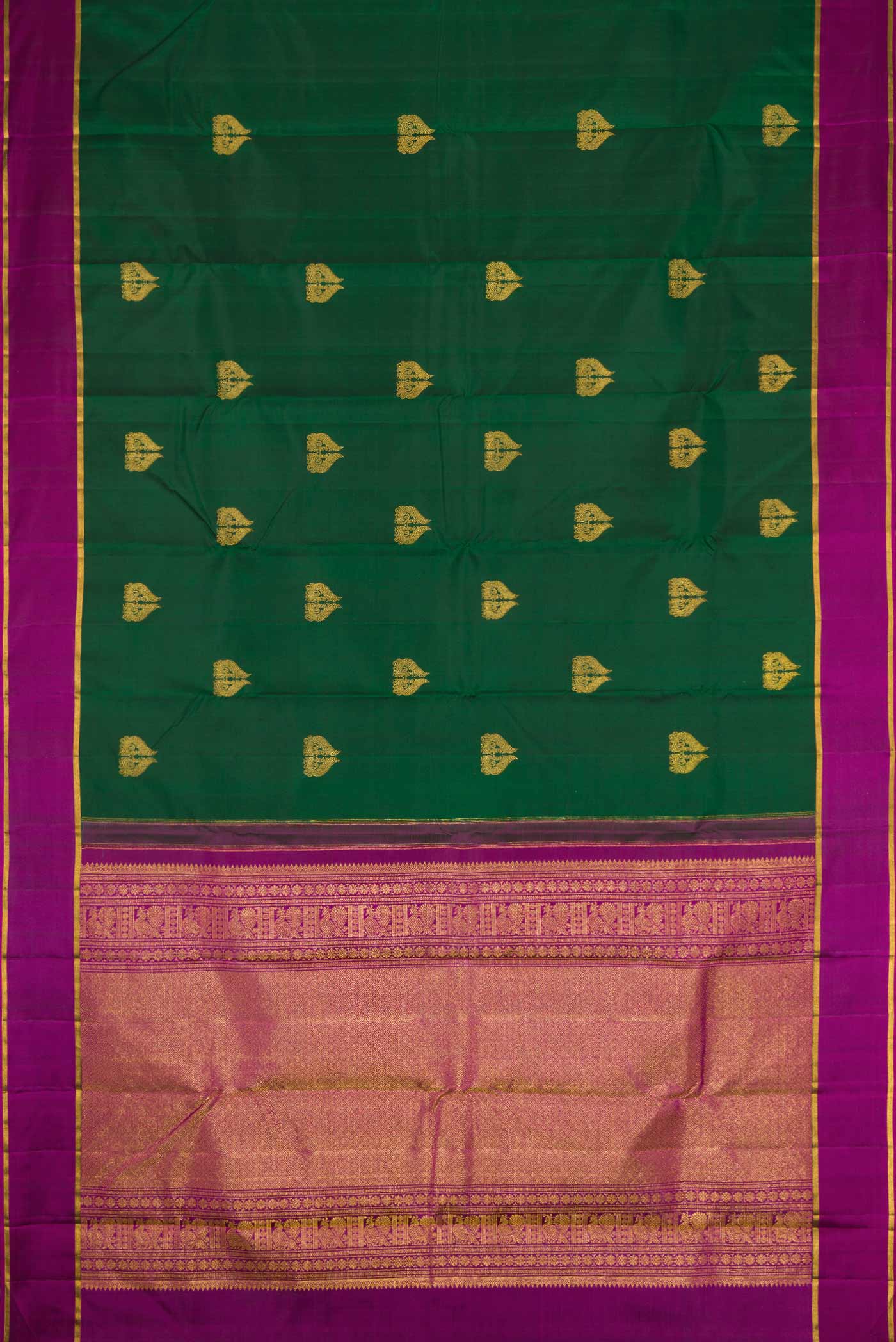 Green Dual Tone Kanjivaram Silk Saree - Image 6