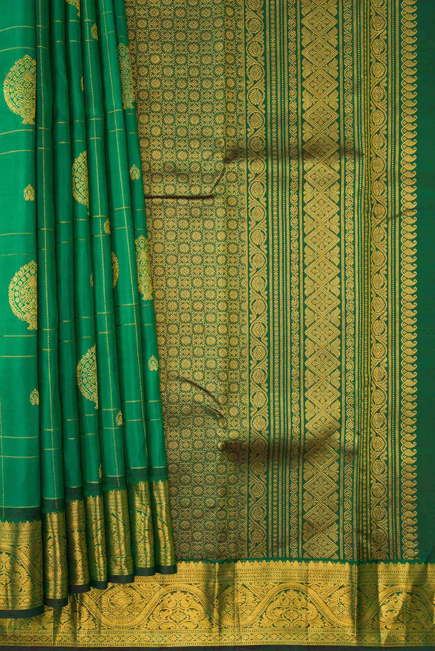 Green Dual Tone Kanjivaram Silk Saree - Image 4