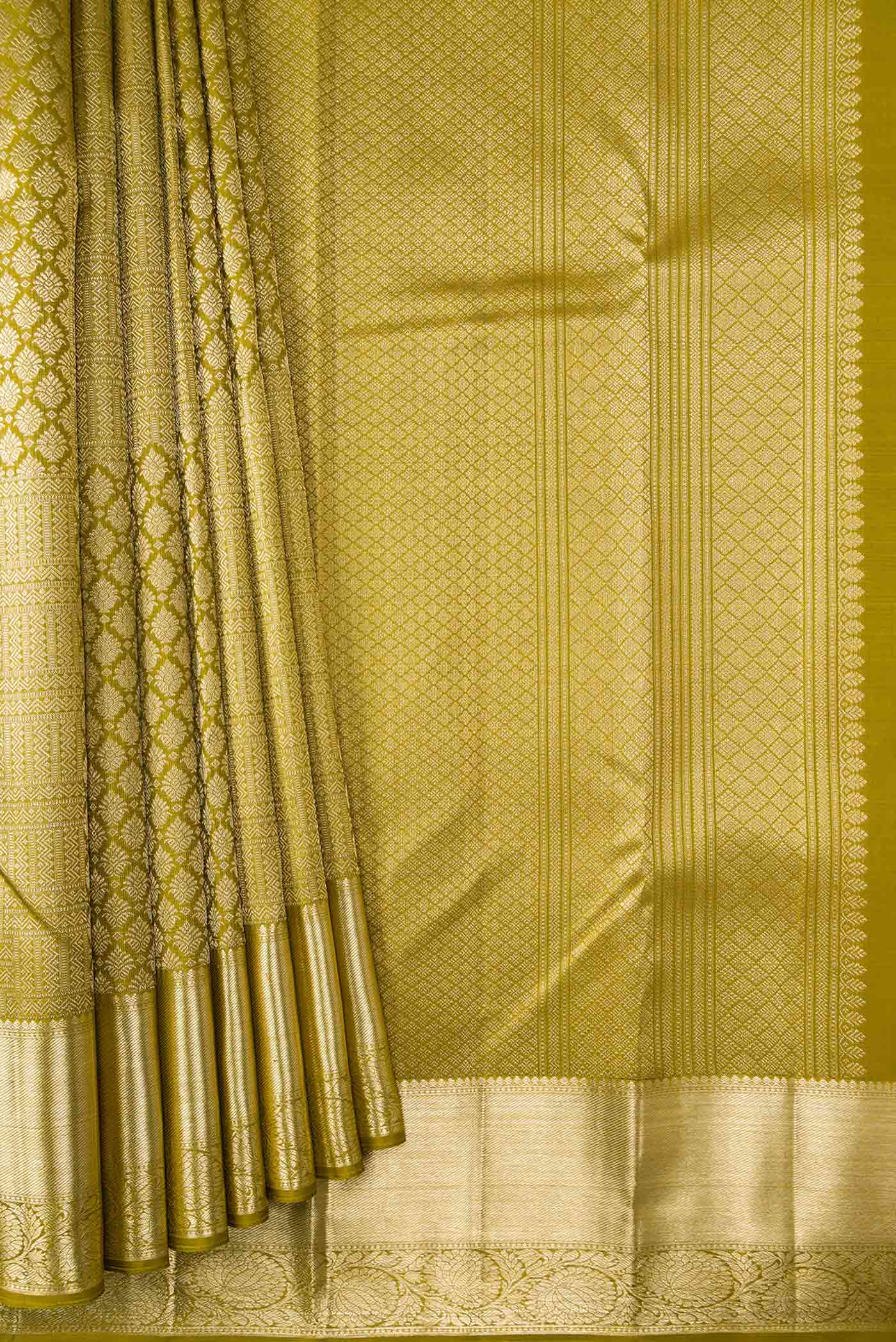 Green Dual Tone Kanchipuram Silk Saree - Image 4