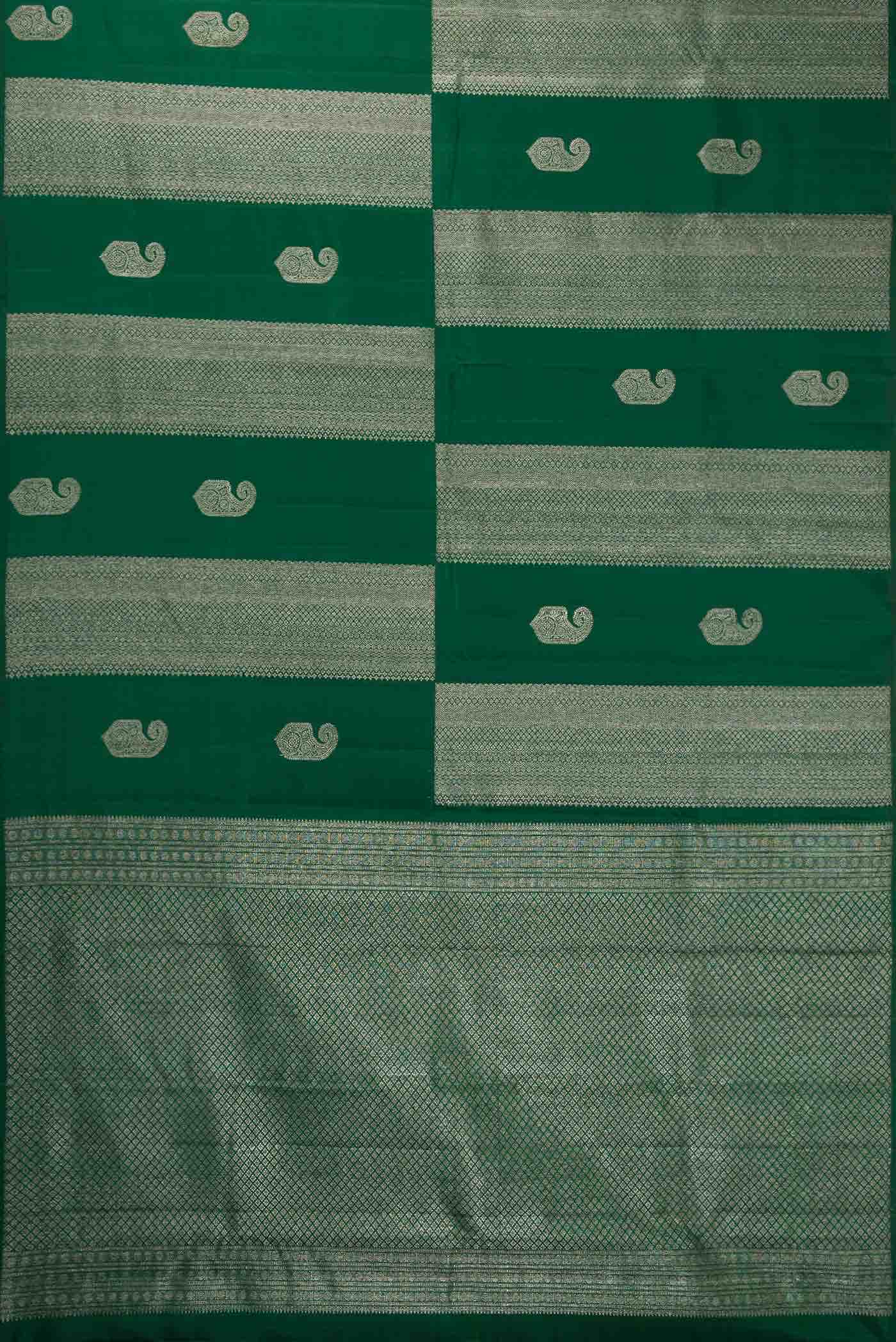 Green Dual Tone Kanchipuram Silk Saree - Image 4