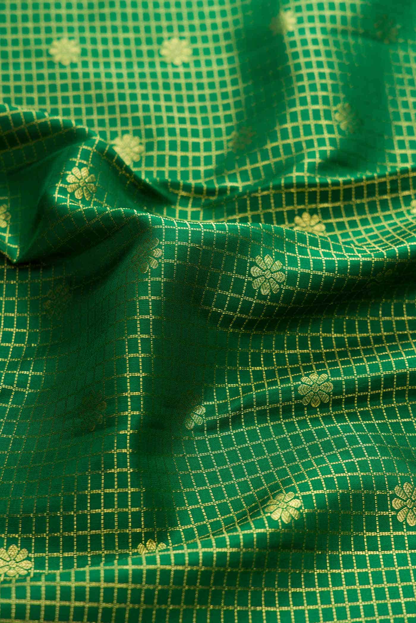 Green Dual Tone Kanjivaram Silk Saree - Image 3