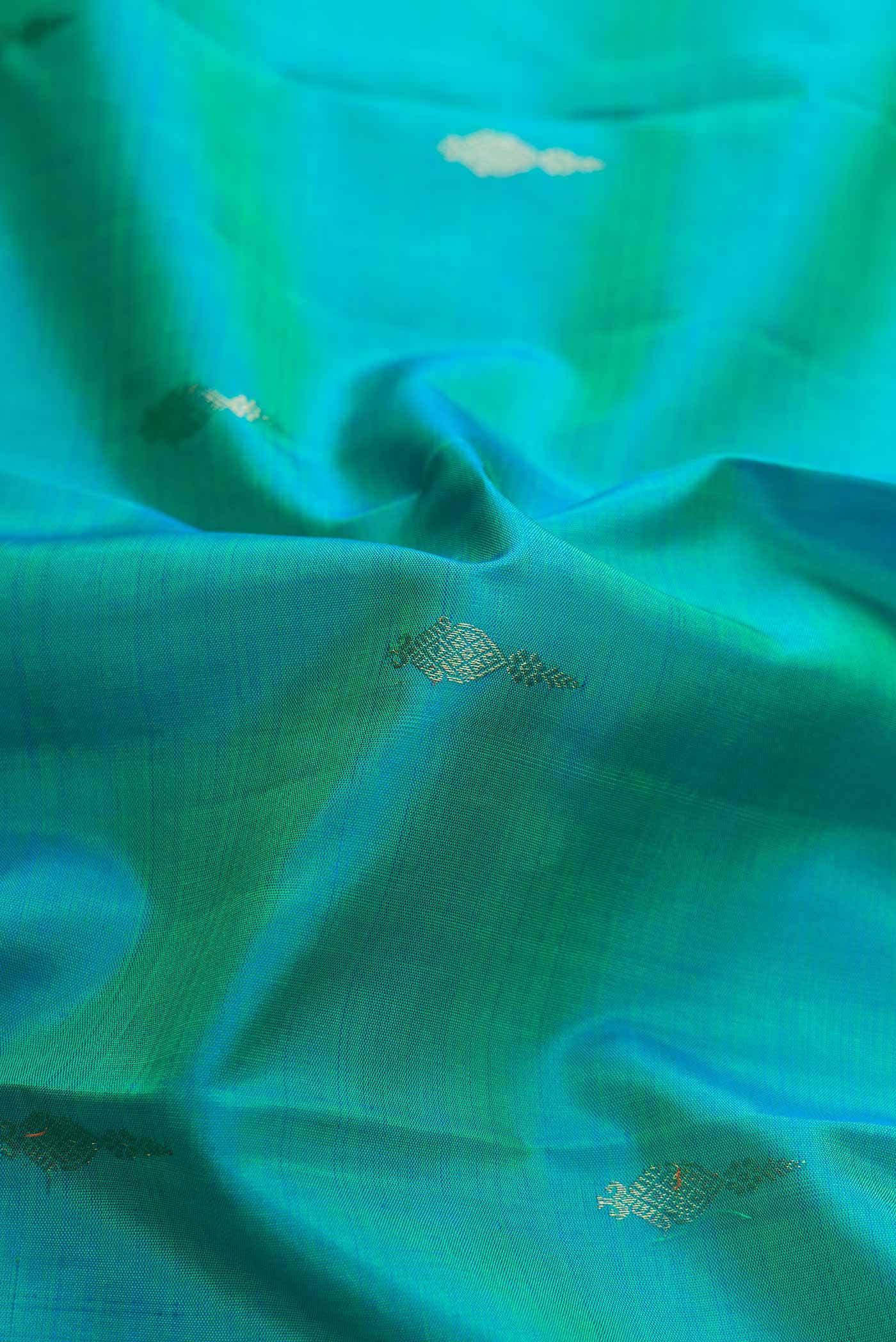 Pure Silk Pure Zari Green Dual Tone Kanchipuram Saree - Image 3