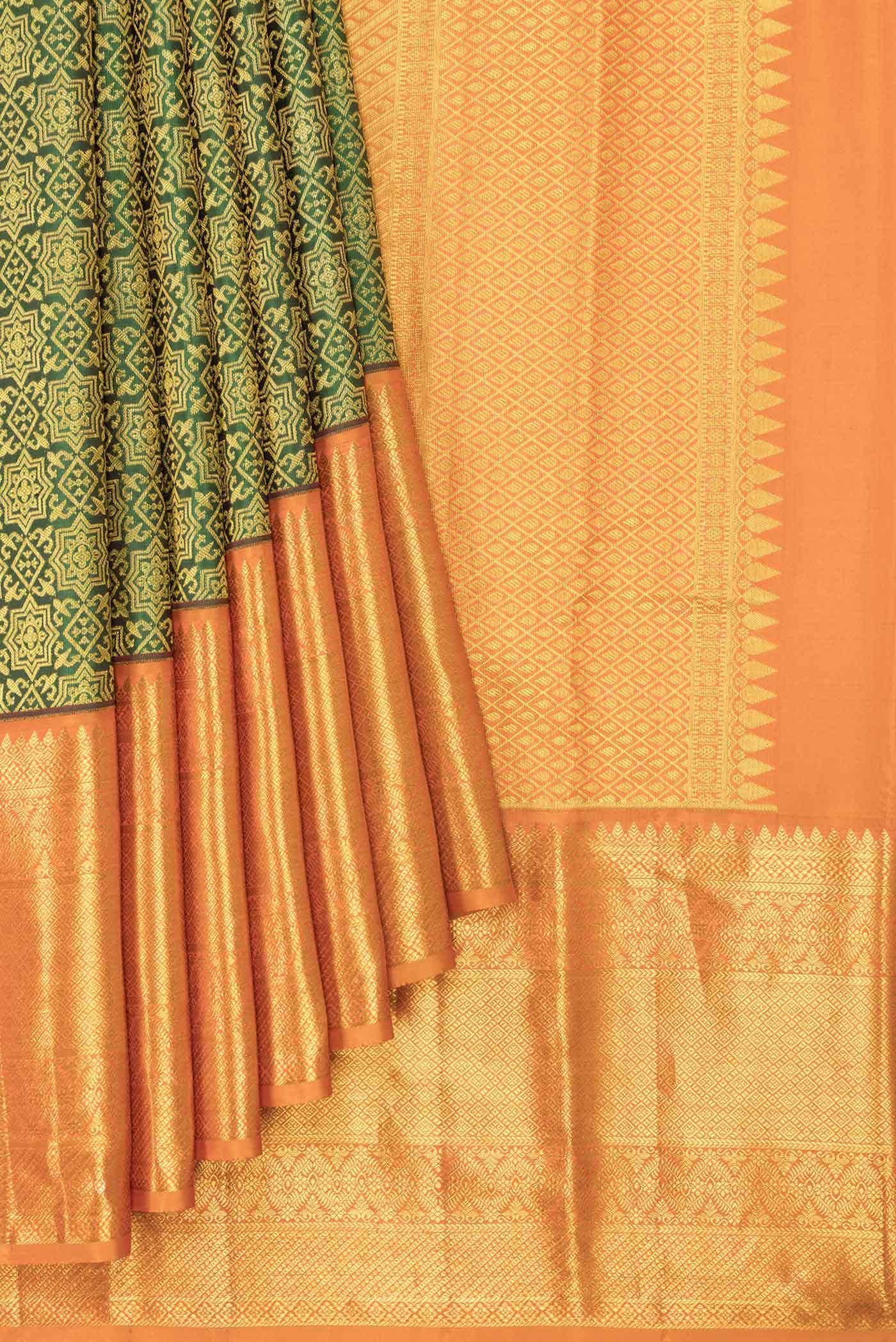 Green Dual Tone Kanchipuram Silk Saree - Image 2