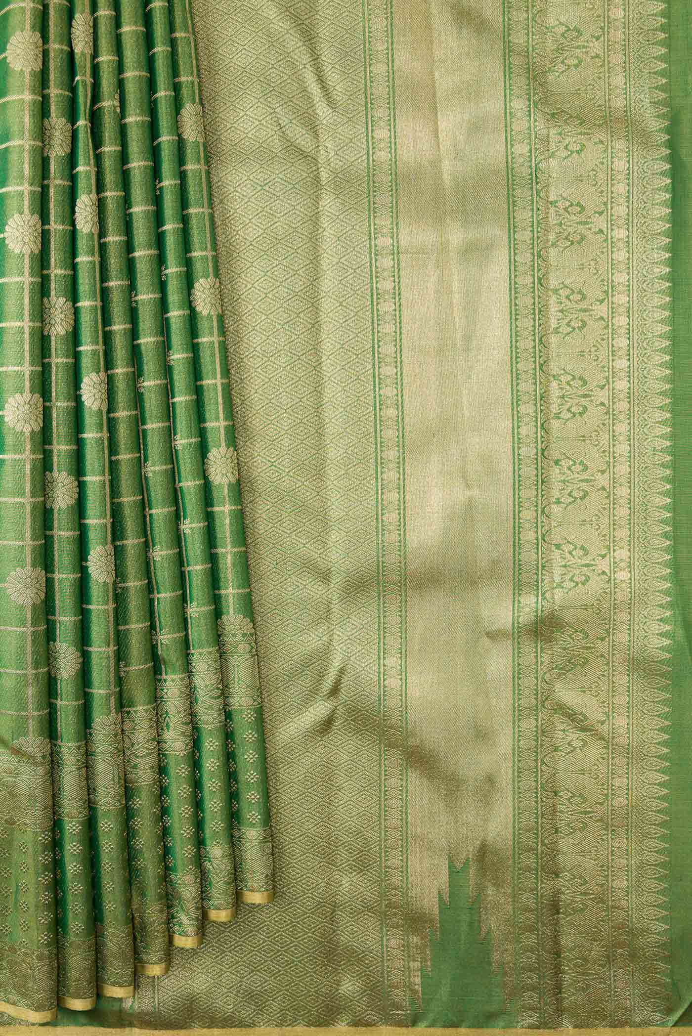 Green Dual Tone Kanchipuram Tissue Silk Saree - Image 4