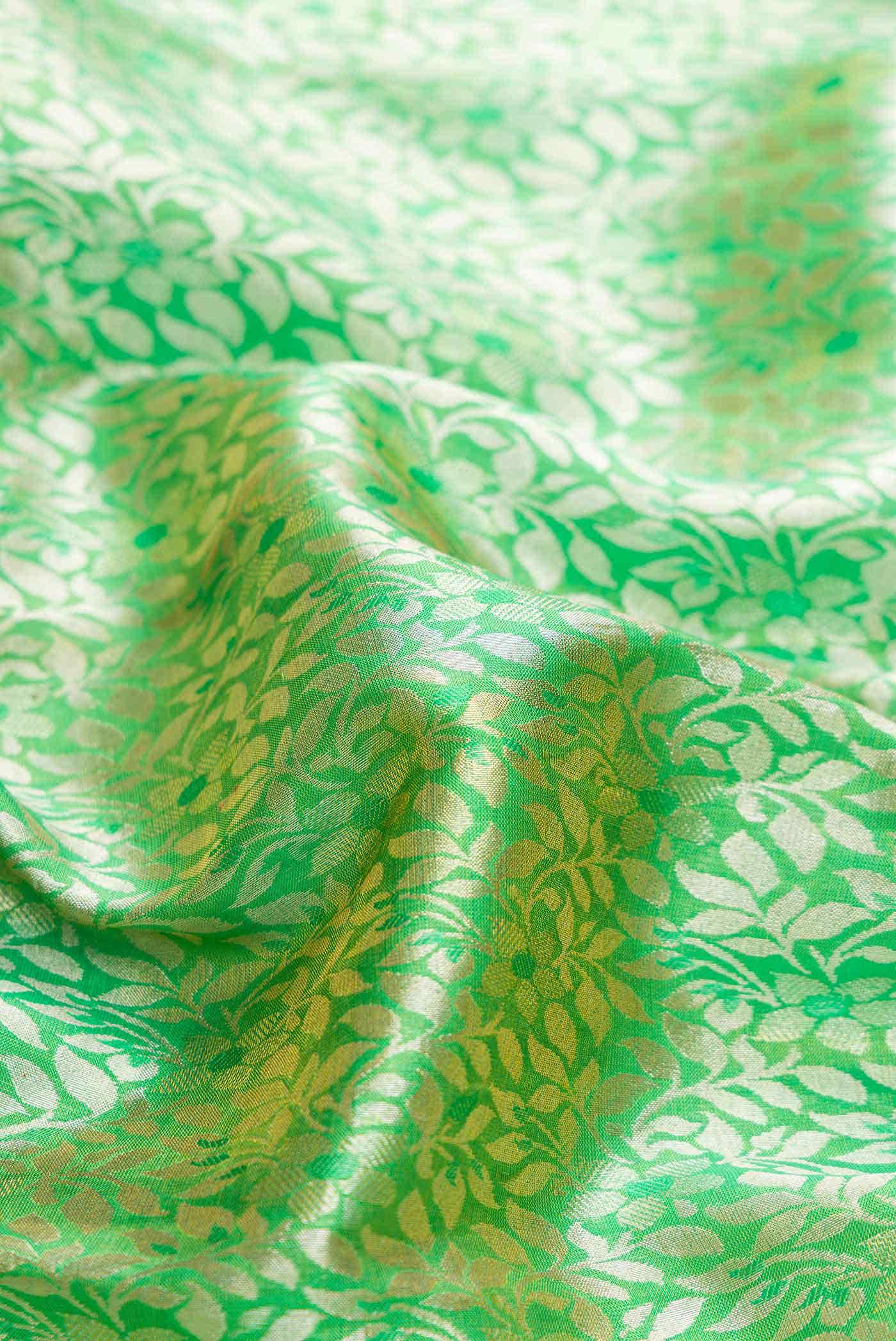 Green Dual Tone Kanchipuram Tissue Silk Saree - Image 3