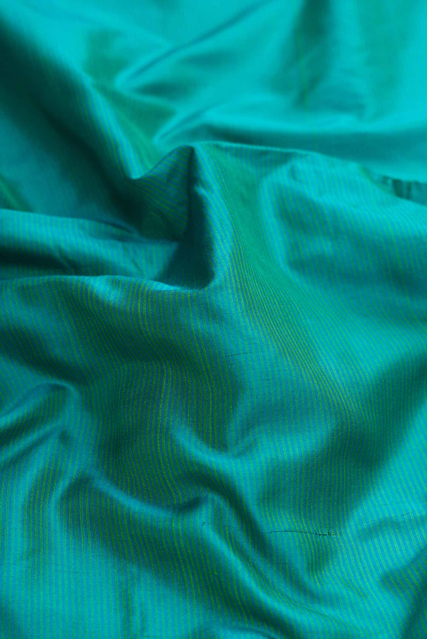 Green Dual Tone Maheshwari Silk Saree - Image 2