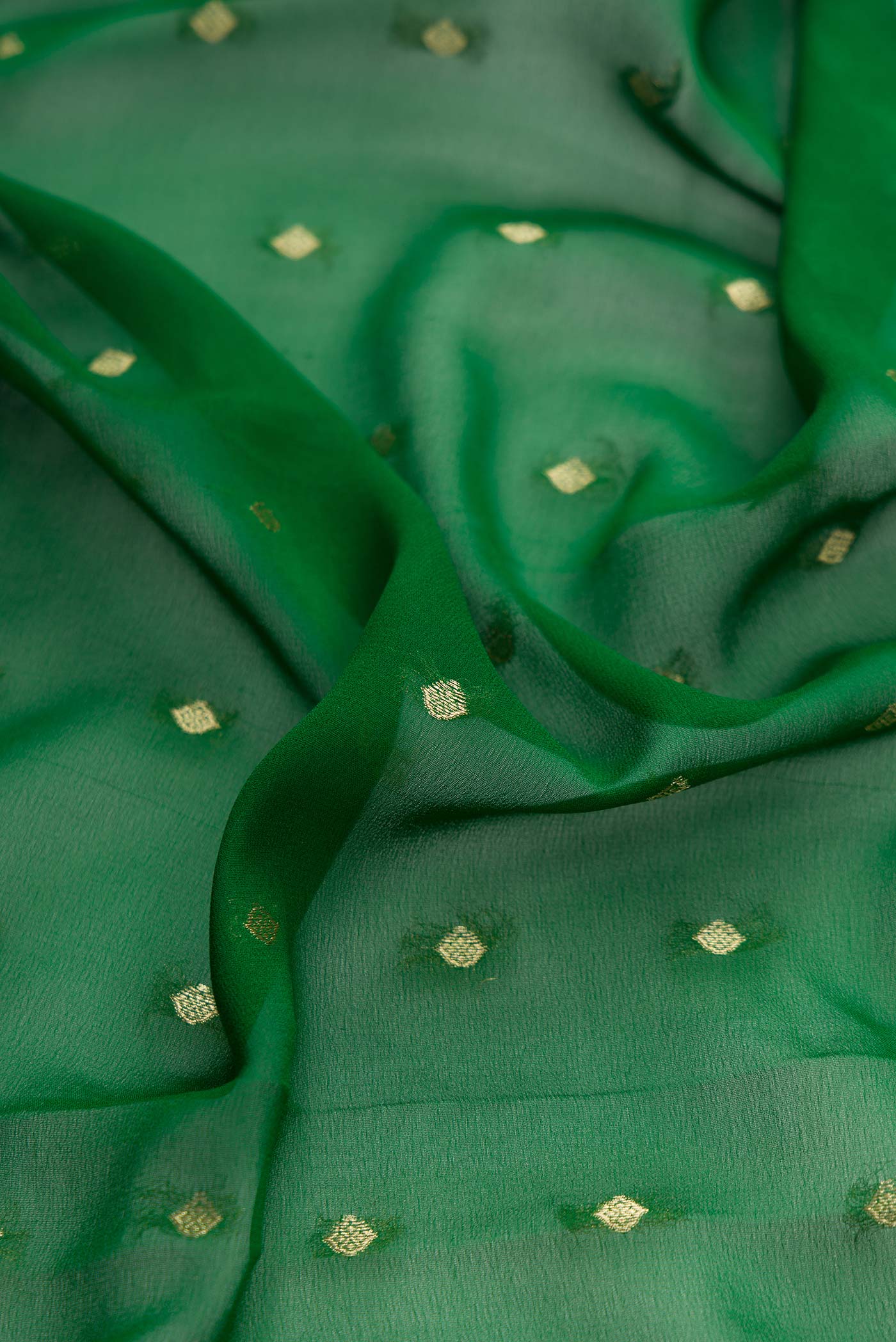 Green Dual Tone Mysore Georgette Saree - Image 2