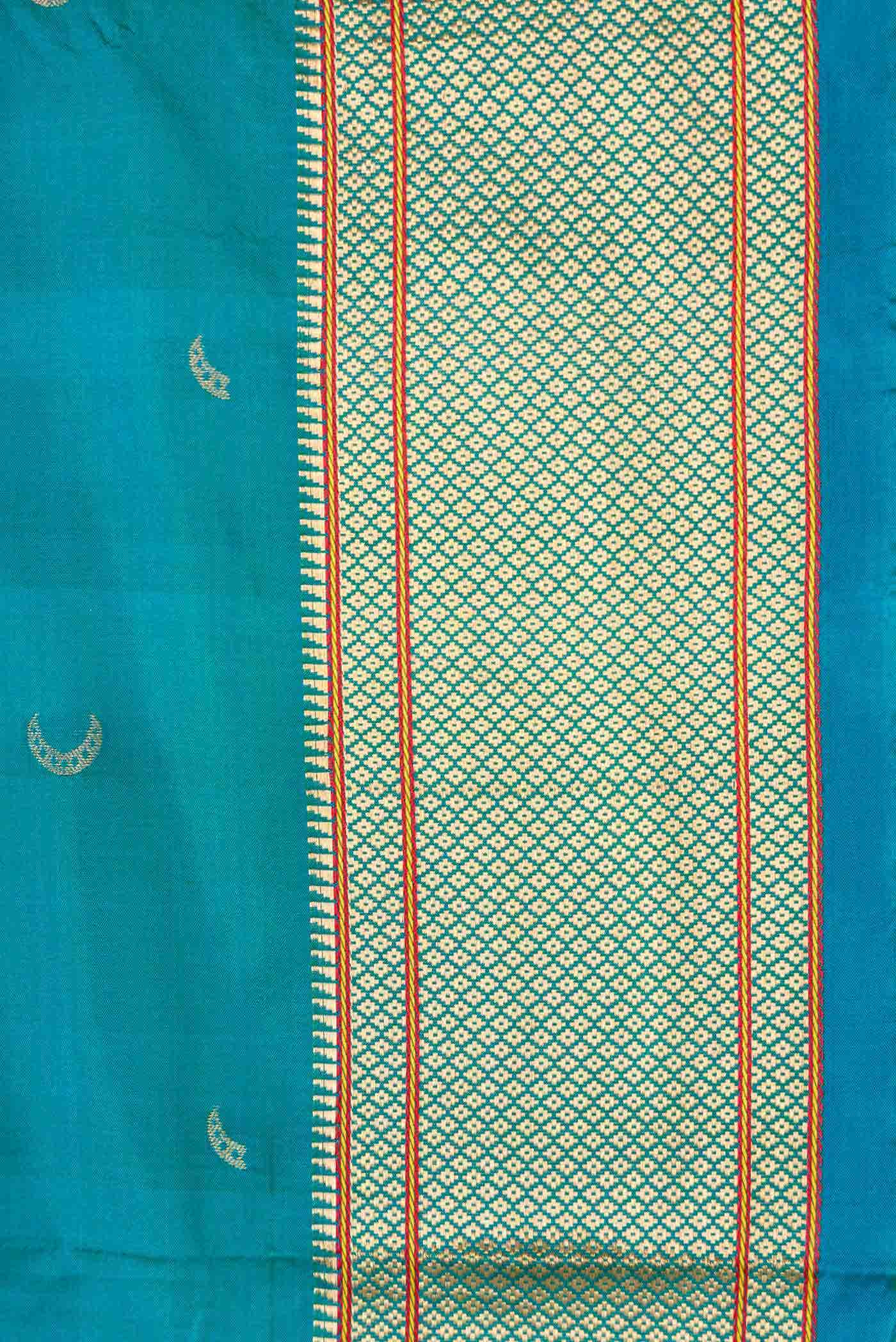 Green Dual Tone Paithani Silk Saree - Image 3