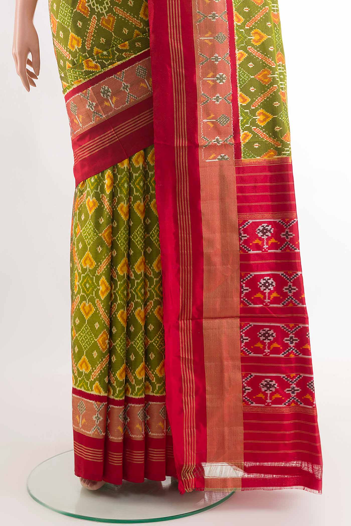 Green Dual Tone Pochampally Silk Saree - Image 3