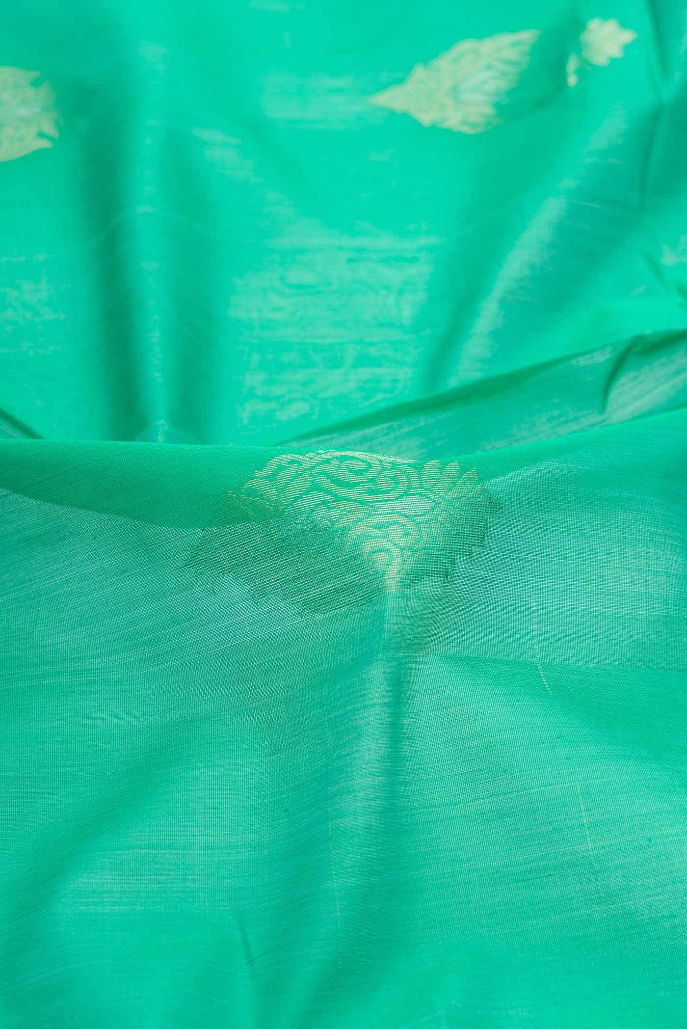 Green Dual Tone Silk Cotton Saree - Image 2