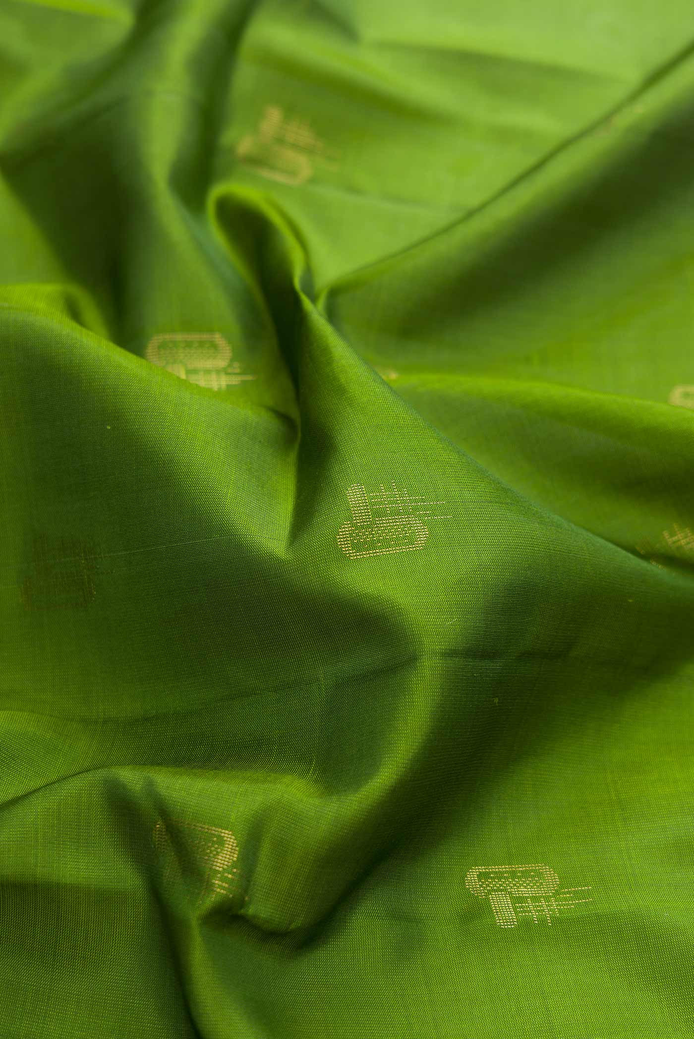 Green Dual Tone Soft Silk Saree - Image 2