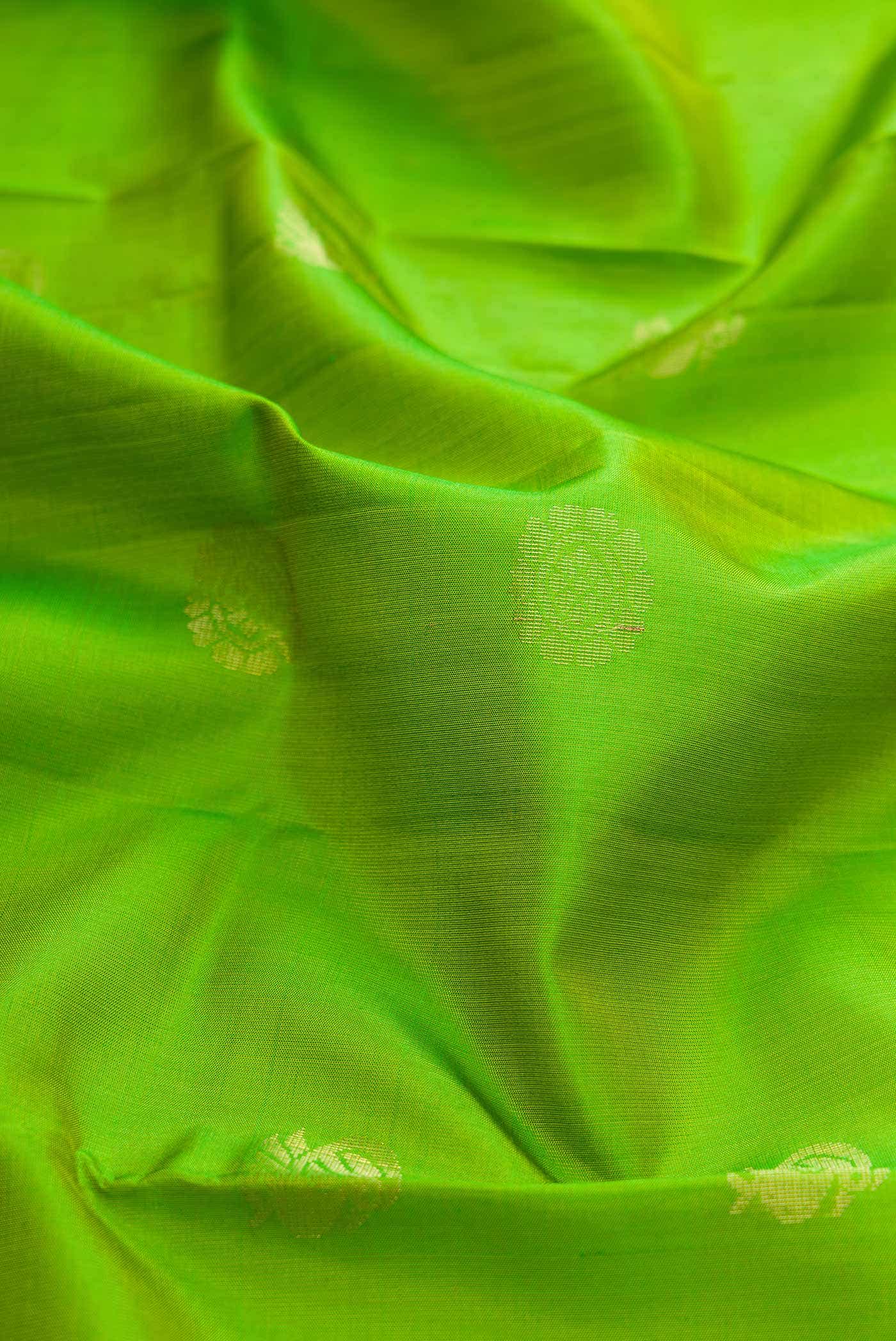 Green Dual Tone Soft Silk Saree - Image 2
