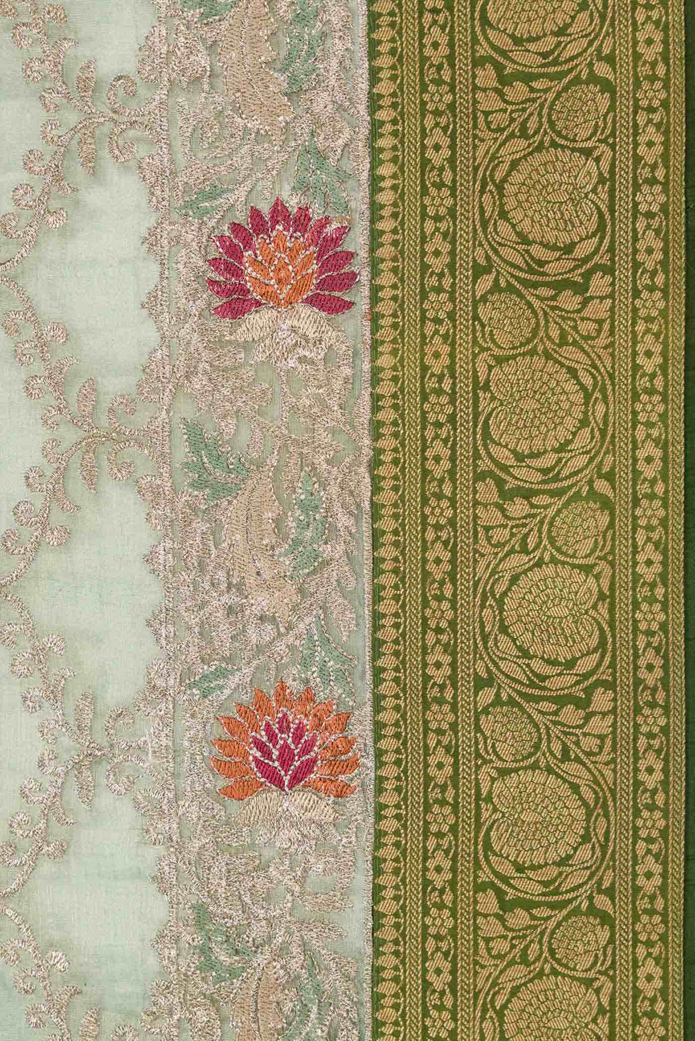 Green Dual Tone Tissue Silk Saree - Image 3
