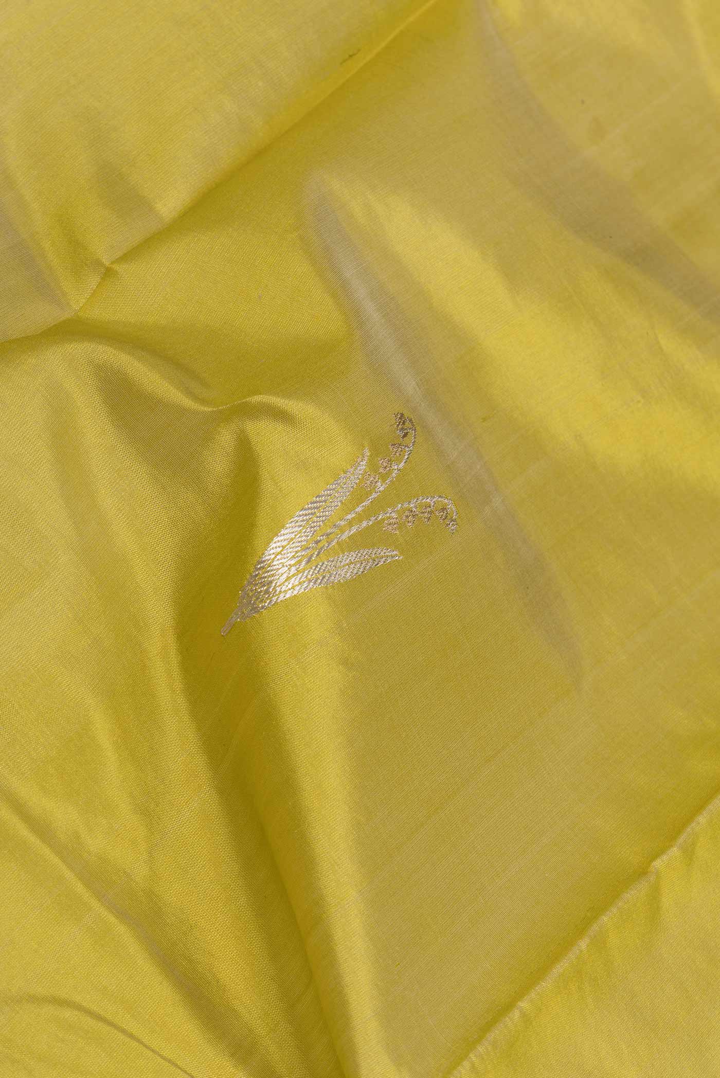 Green Dual Tone Tussar Saree - Image 2