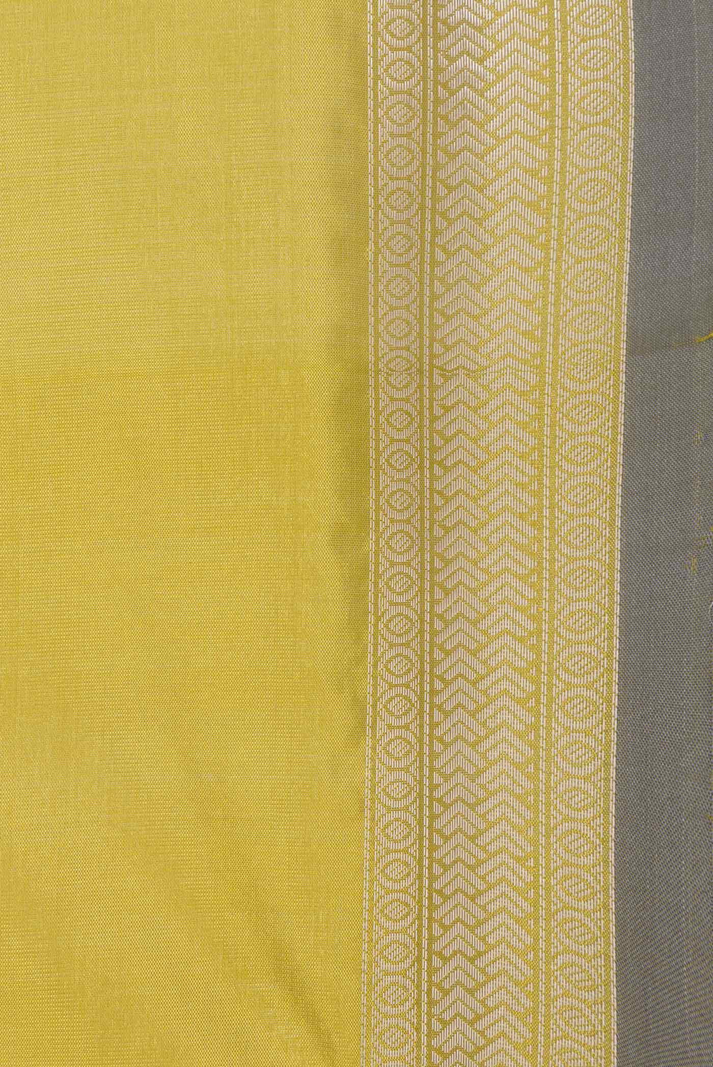 Green Dual Tone Tussar Saree - Image 3