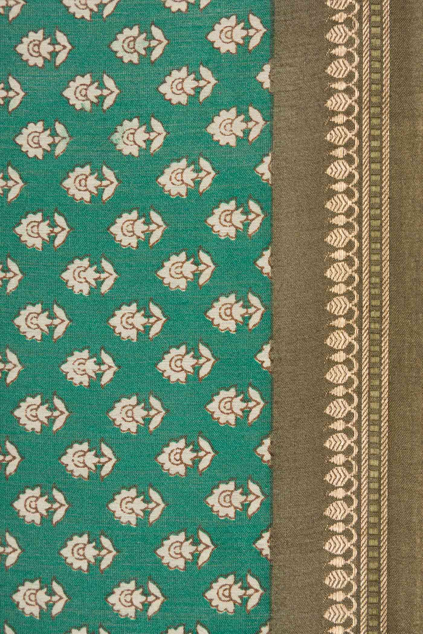 Green Dual Tone Tussar Silk Saree - Image 3