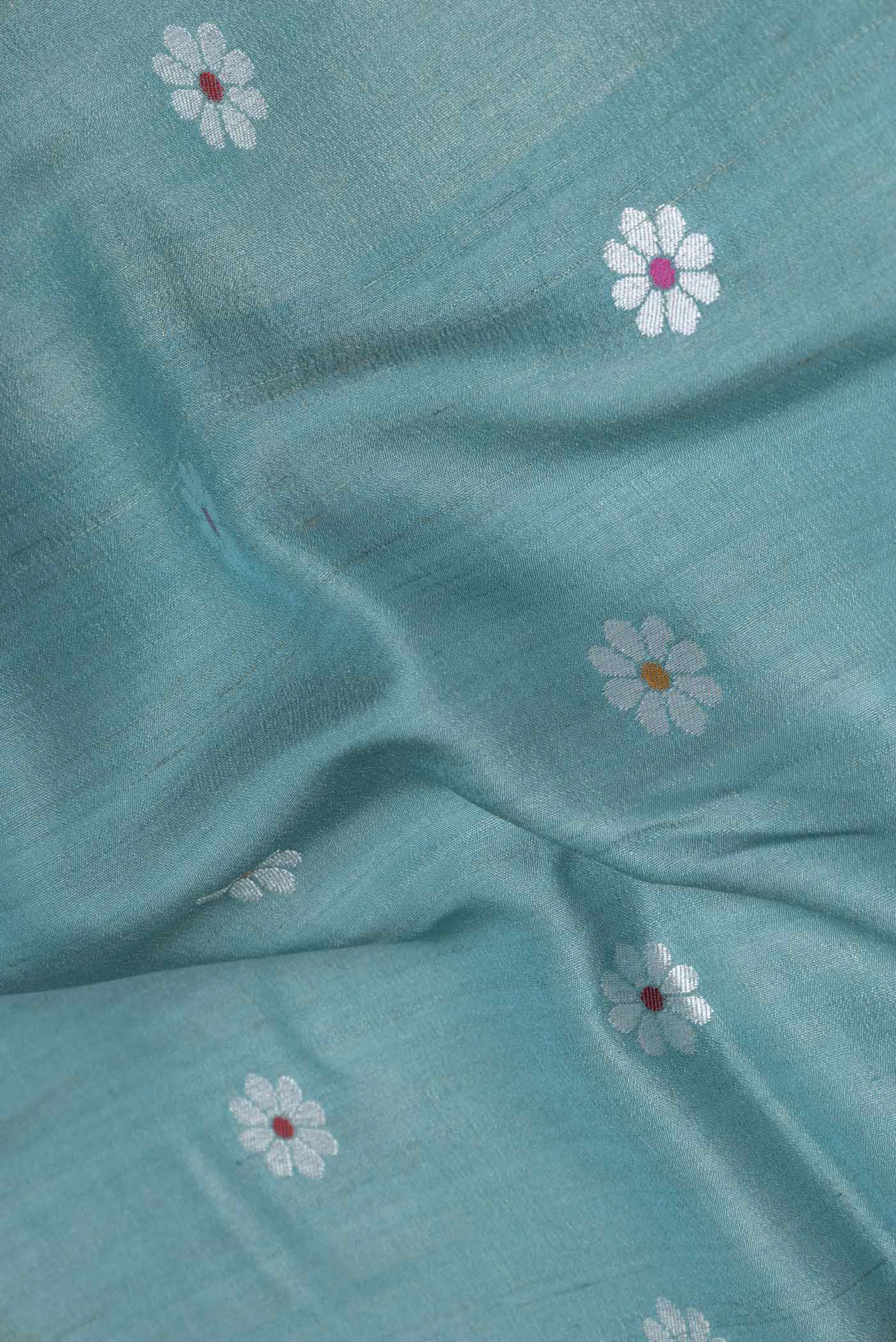 Green Dual Tone Tussar Silk Saree - Image 2