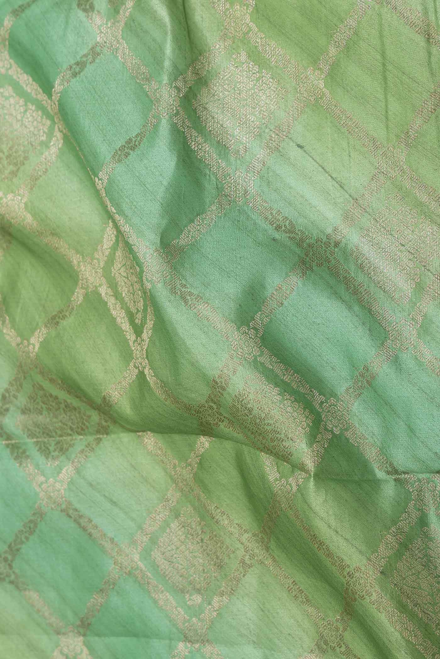 Green Dual Tone Tussar Silk Saree - Image 2